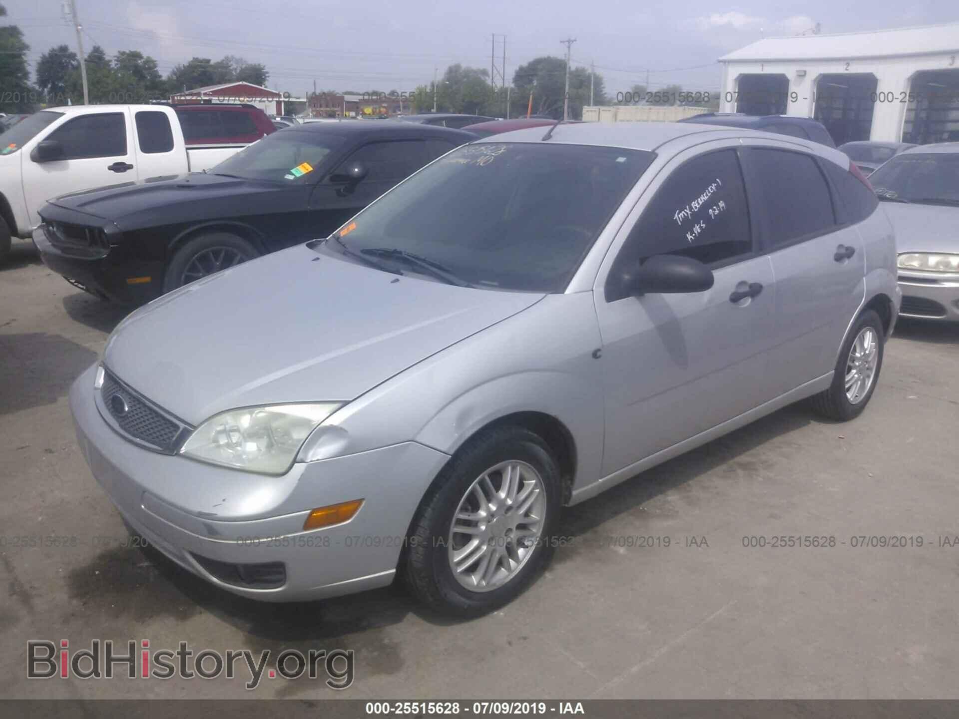 2005 FORD FOCUS - VIN: 3FAFP37N85R121123 - Фото 2