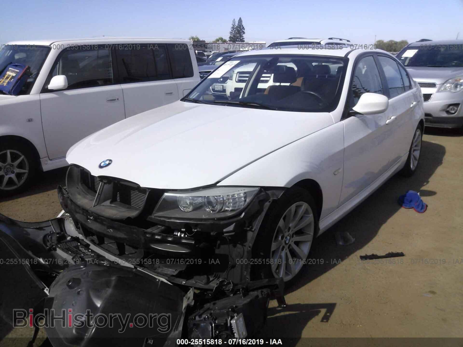 2011 BMW 328 - VIN: WBAPH5G58BNM77512 - Фото 2