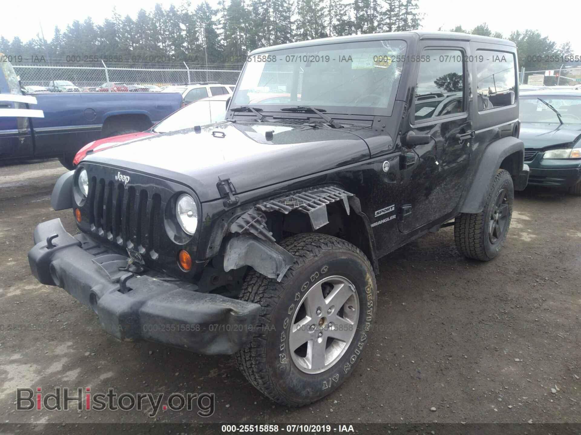 2011 JEEP WRANGLER - VIN: 1J4AA2D12BL597146 - Фото 2