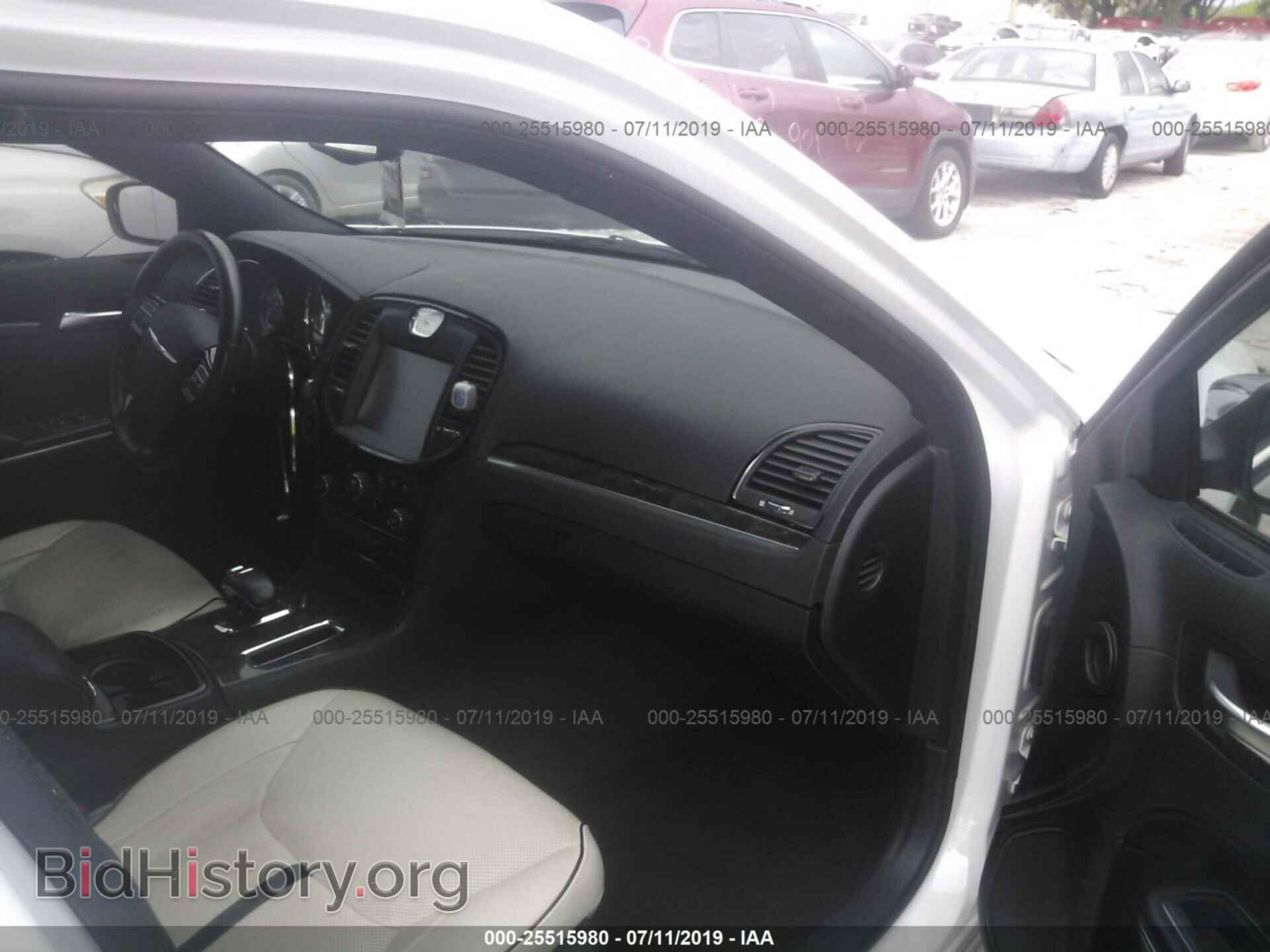 2013 CHRYSLER 300 - VIN: 2C3CCAAG1DH697870 - Фото 5