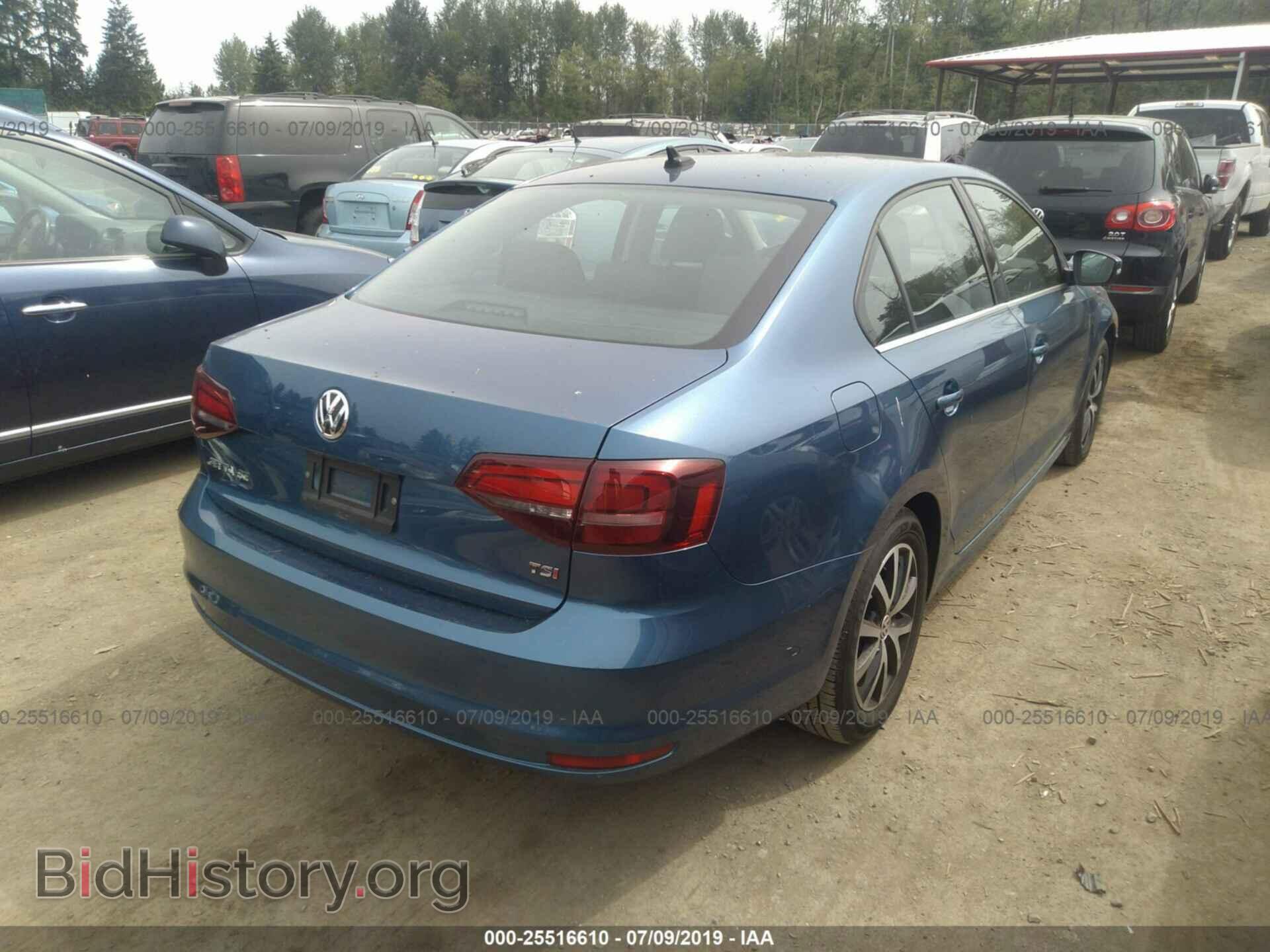 2017 VOLKSWAGEN JETTA - VIN: 3VWDB7AJ3HM394675 - Photo 4