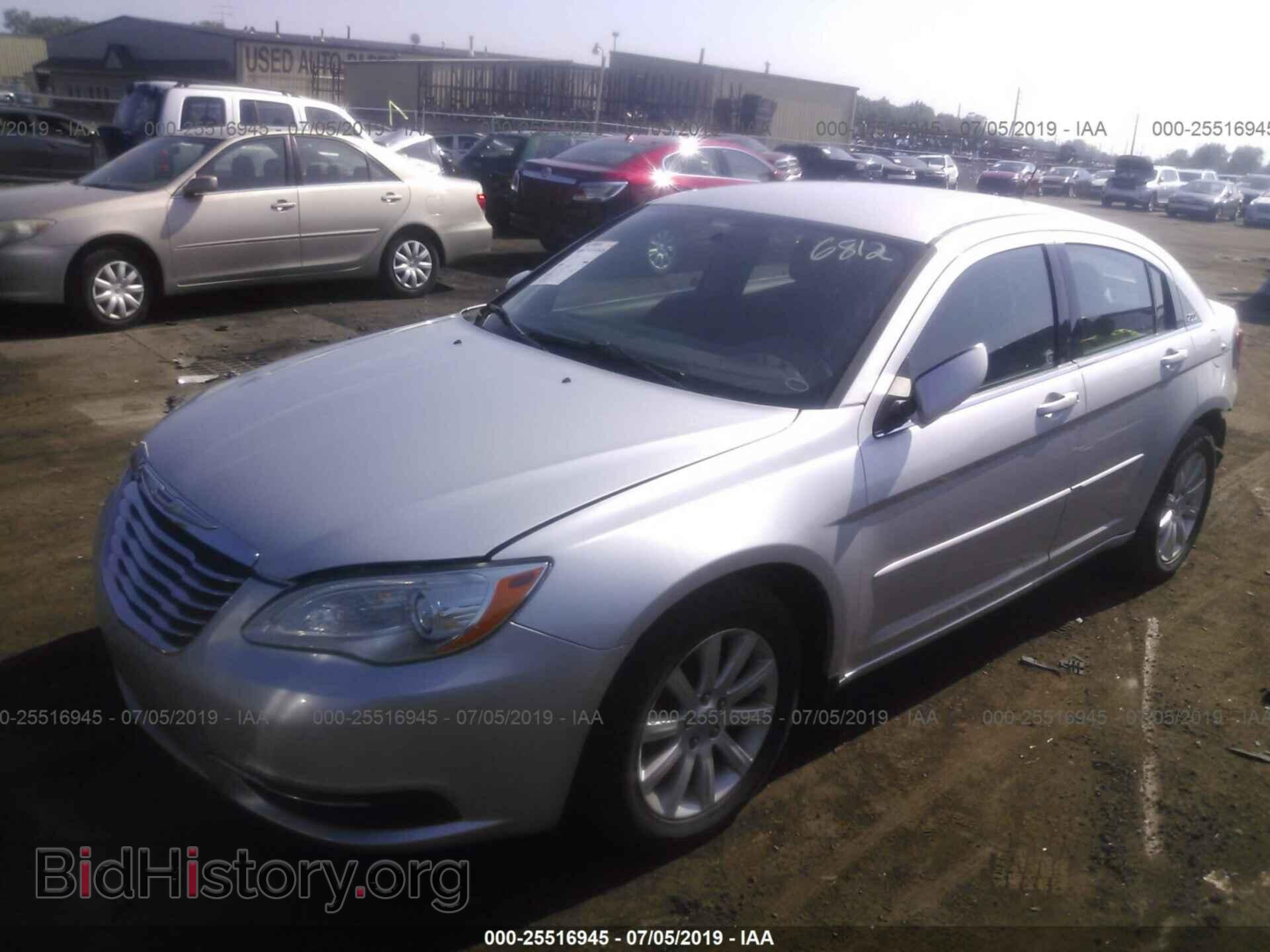 2012 CHRYSLER 200 - VIN: 1C3CCBBB8CN166812 - Фото 2