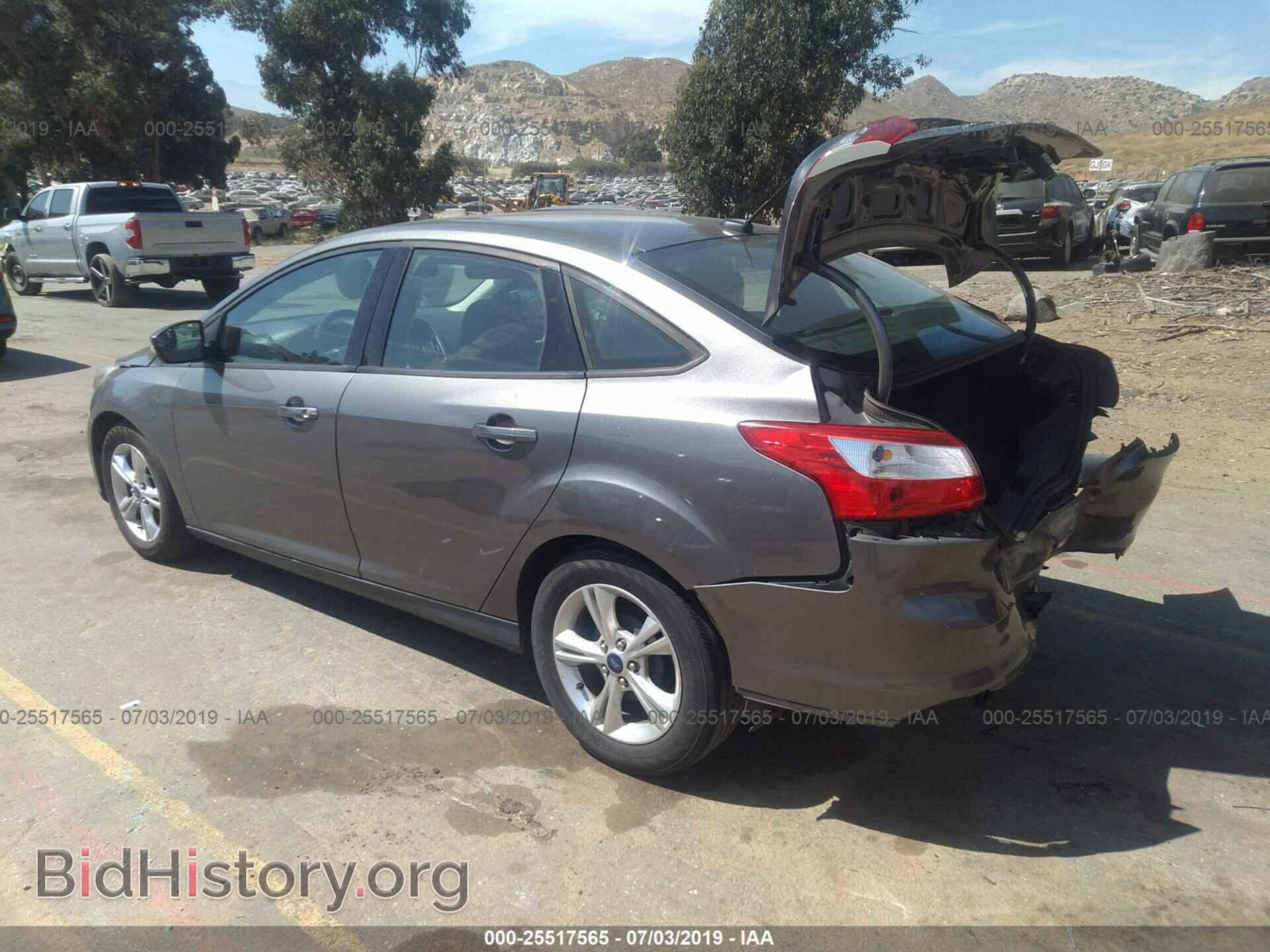 2014 Ford Focus - VIN: 1FADP3F23EL198768 - Photo 3