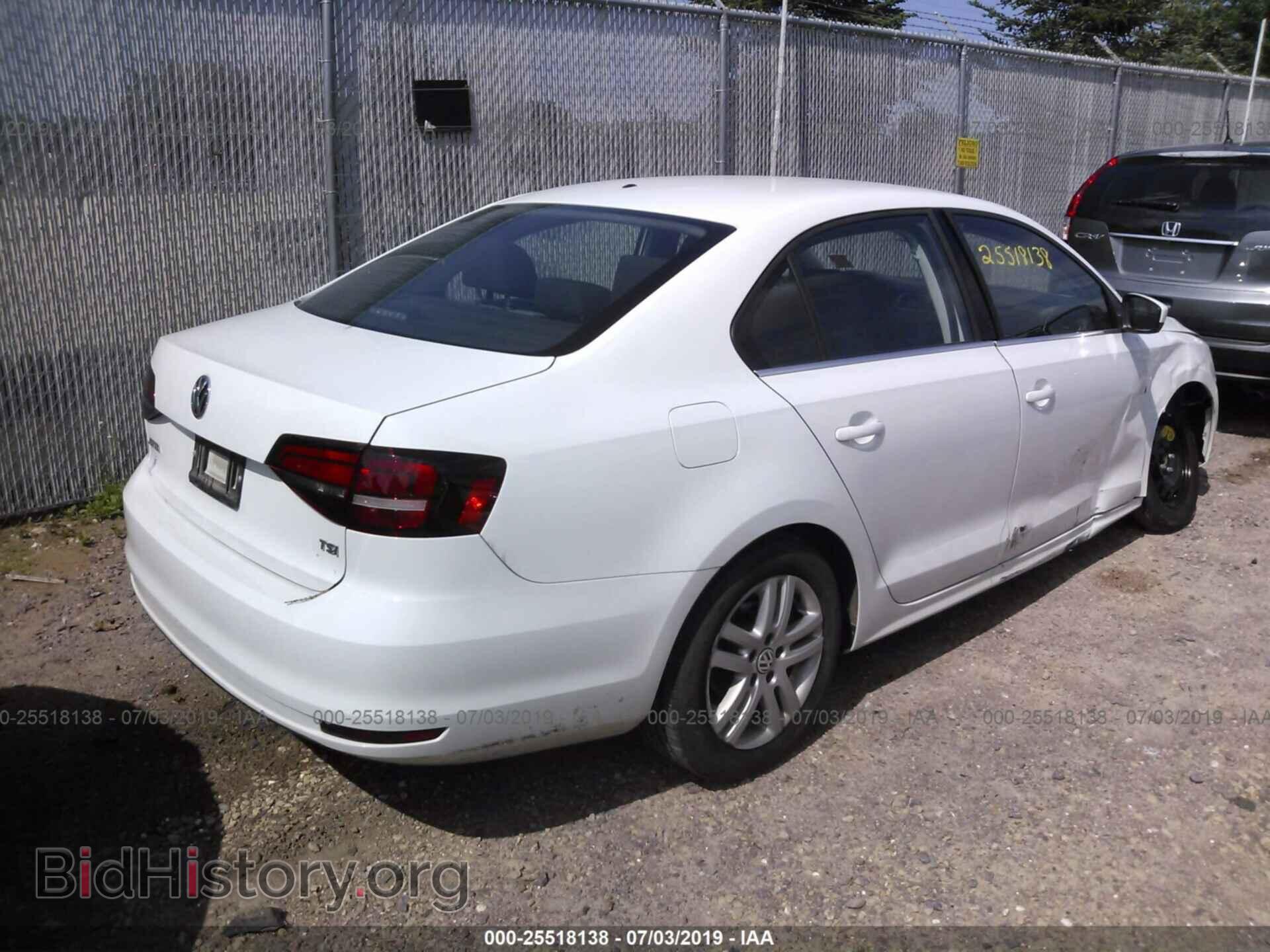 2017 VOLKSWAGEN JETTA - VIN: 3VW2B7AJXHM325778 - Photo 4