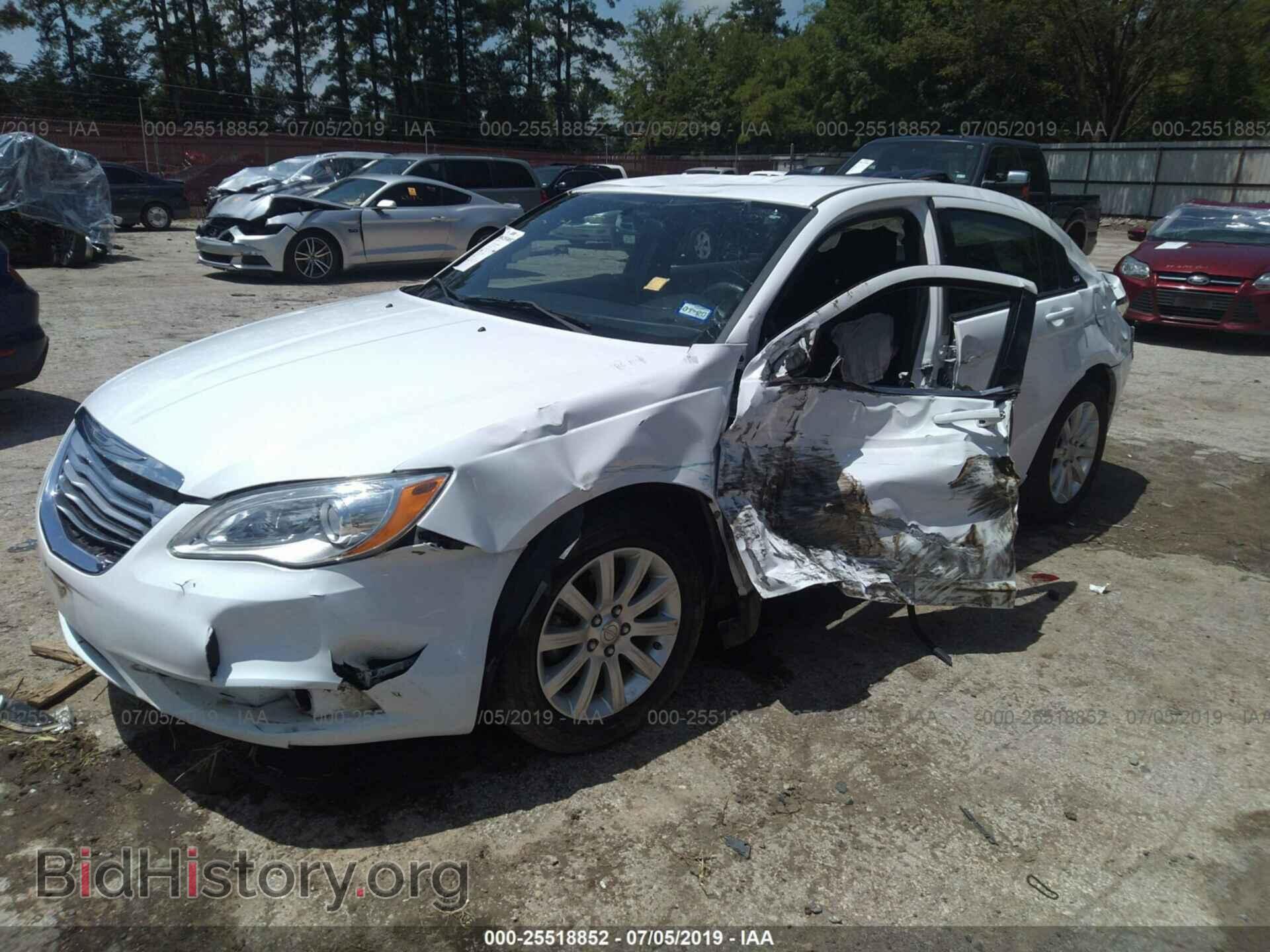 2013 CHRYSLER 200 - VIN: 1C3CCBBB1DN764046 - Photo 2