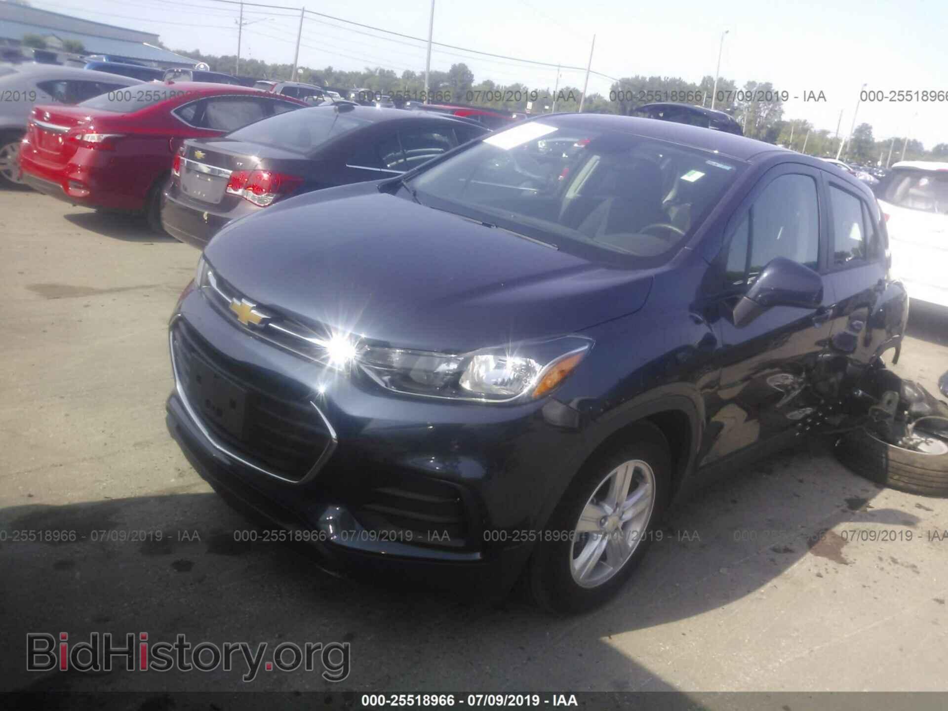 2019 CHEVROLET TRAX - VIN: 3GNCJKSB0KL211944 - Photo 2
