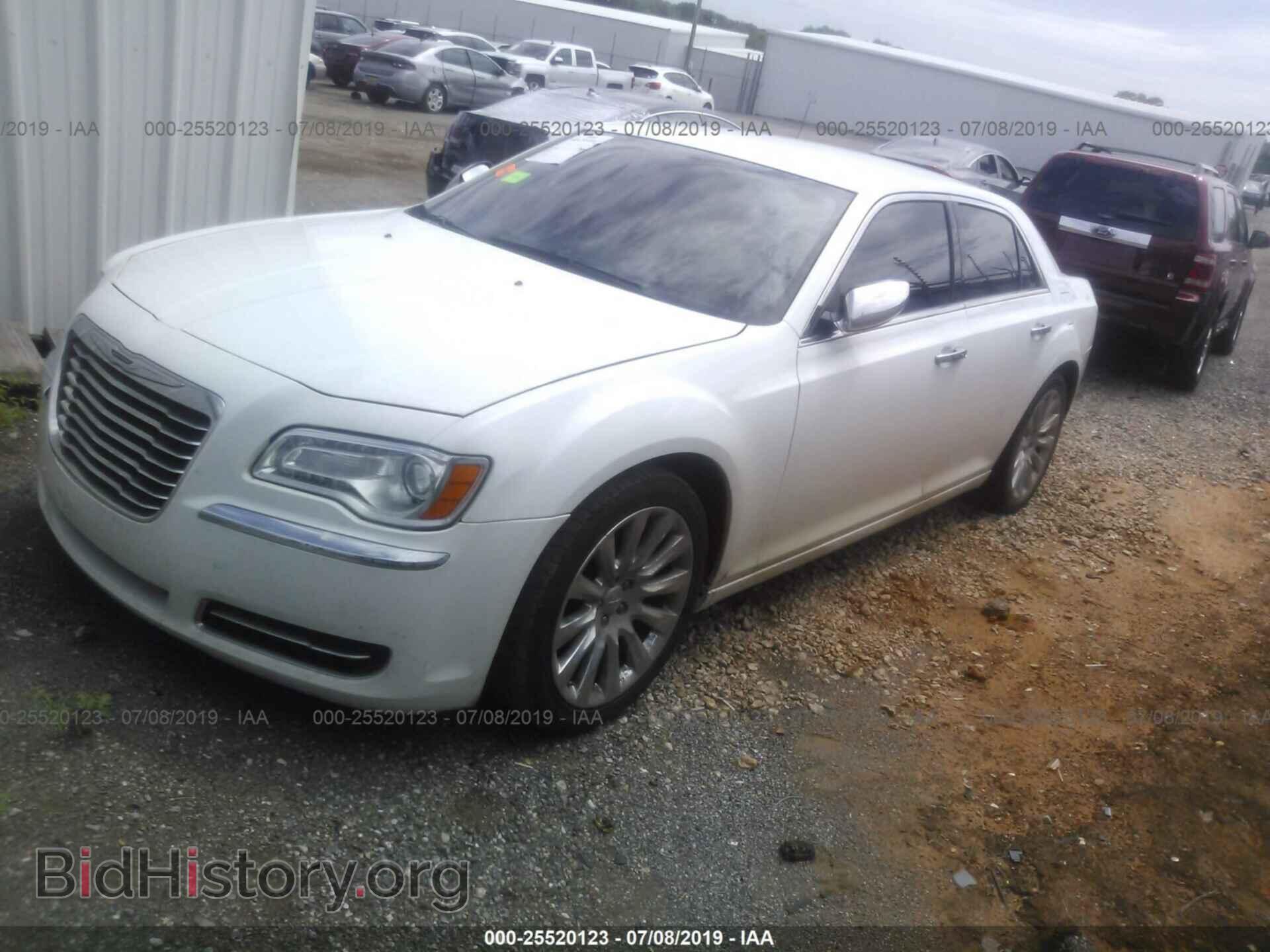 2014 CHRYSLER 300 - VIN: 2C3CCAAG0EH343114 - Фото 2