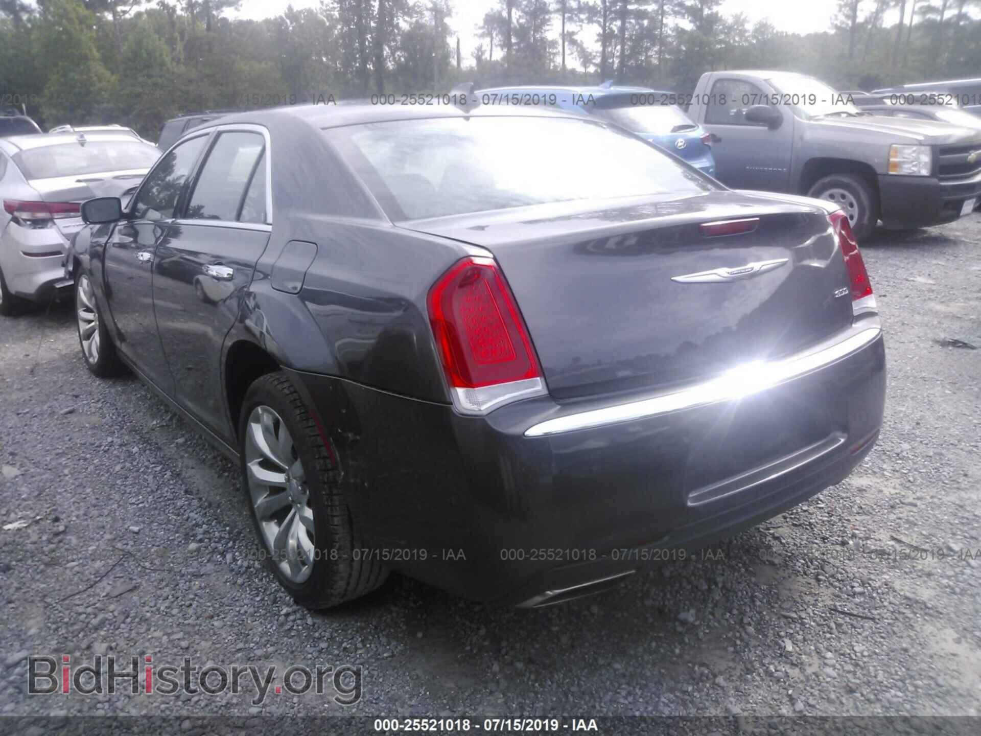 2019 CHRYSLER 300 - VIN: 2C3CCAEG5KH609751 - Фото 3
