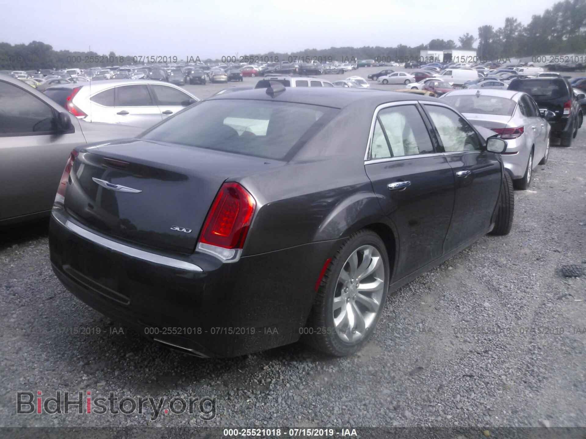 2019 CHRYSLER 300 - VIN: 2C3CCAEG5KH609751 - Фото 4