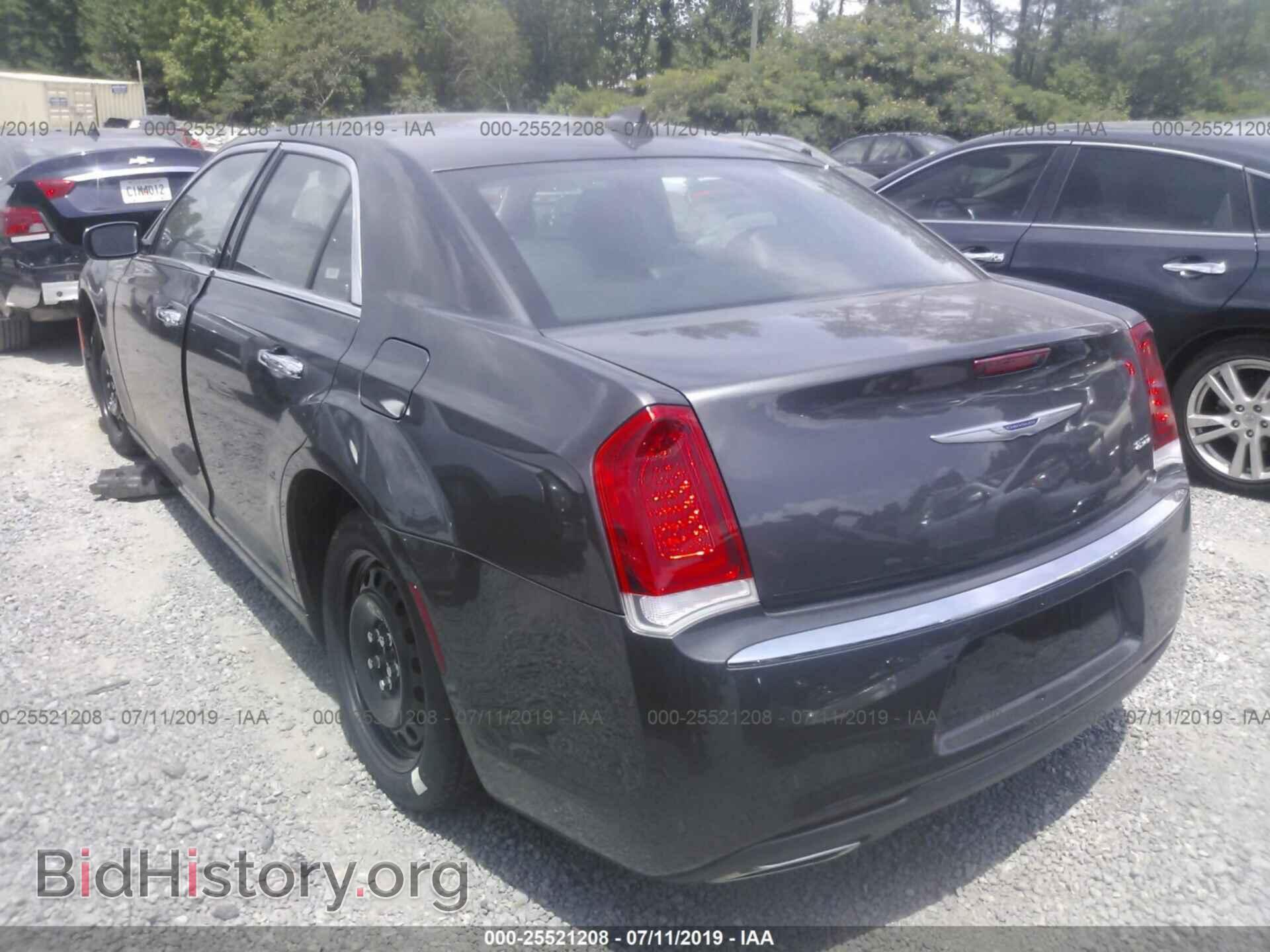 2019 CHRYSLER 300 - VIN: 2C3CCAEG7KH594881 - Фото 3