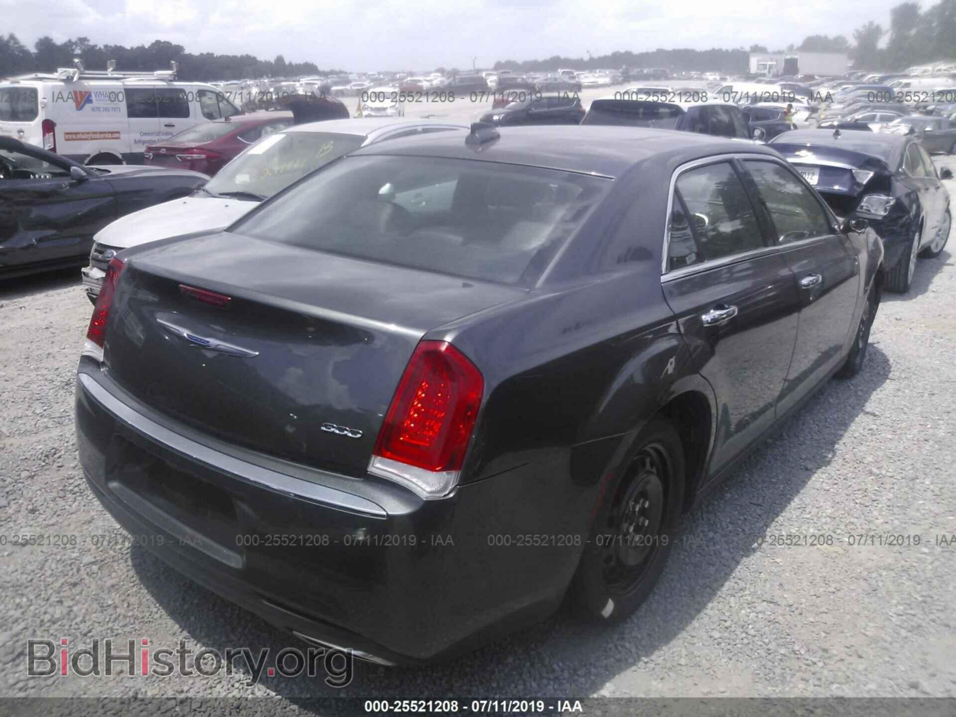 2019 CHRYSLER 300 - VIN: 2C3CCAEG7KH594881 - Фото 4