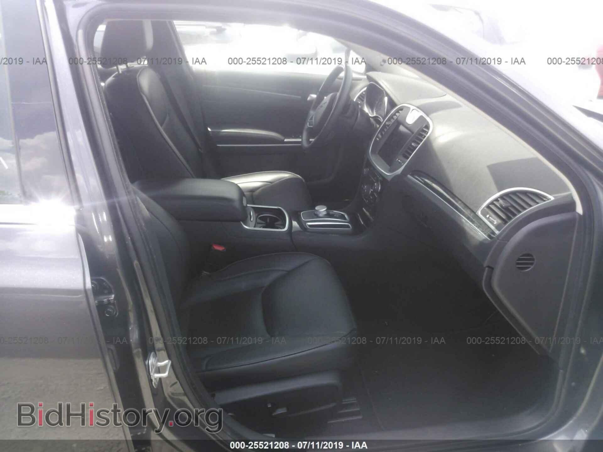 2019 CHRYSLER 300 - VIN: 2C3CCAEG7KH594881 - Фото 5