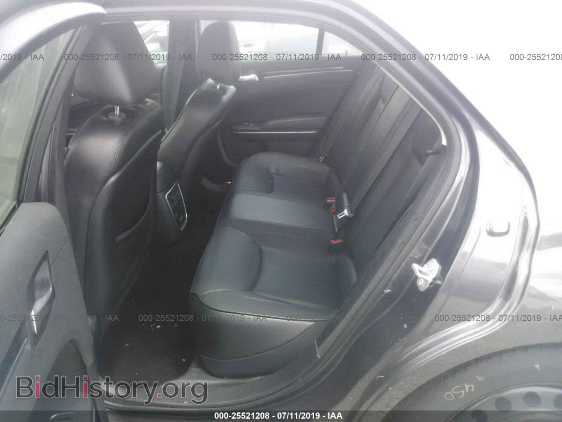 2019 CHRYSLER 300 - VIN: 2C3CCAEG7KH594881 - Фото 8