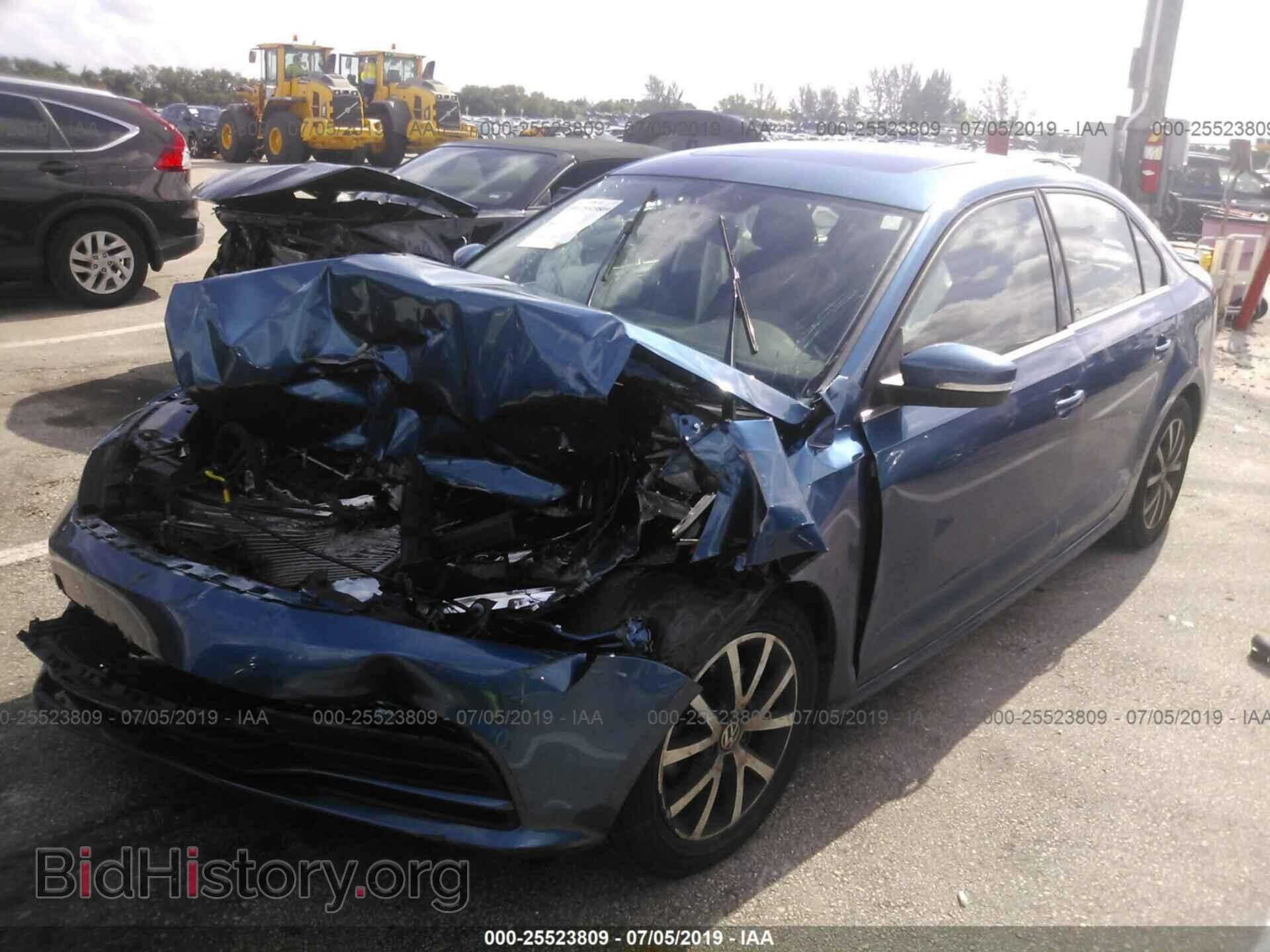 2017 VOLKSWAGEN JETTA - VIN: 3VWDB7AJ3HM357352 - Фото 2