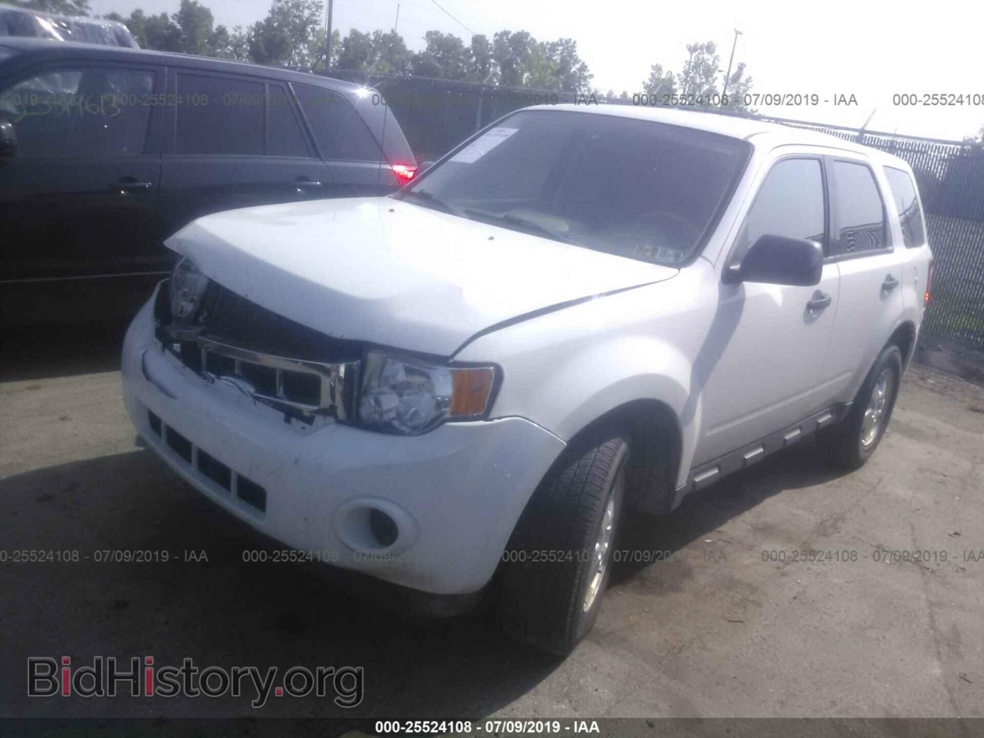 2011 FORD ESCAPE - VIN: 1FMCU0C71BKB47876 - Photo 2