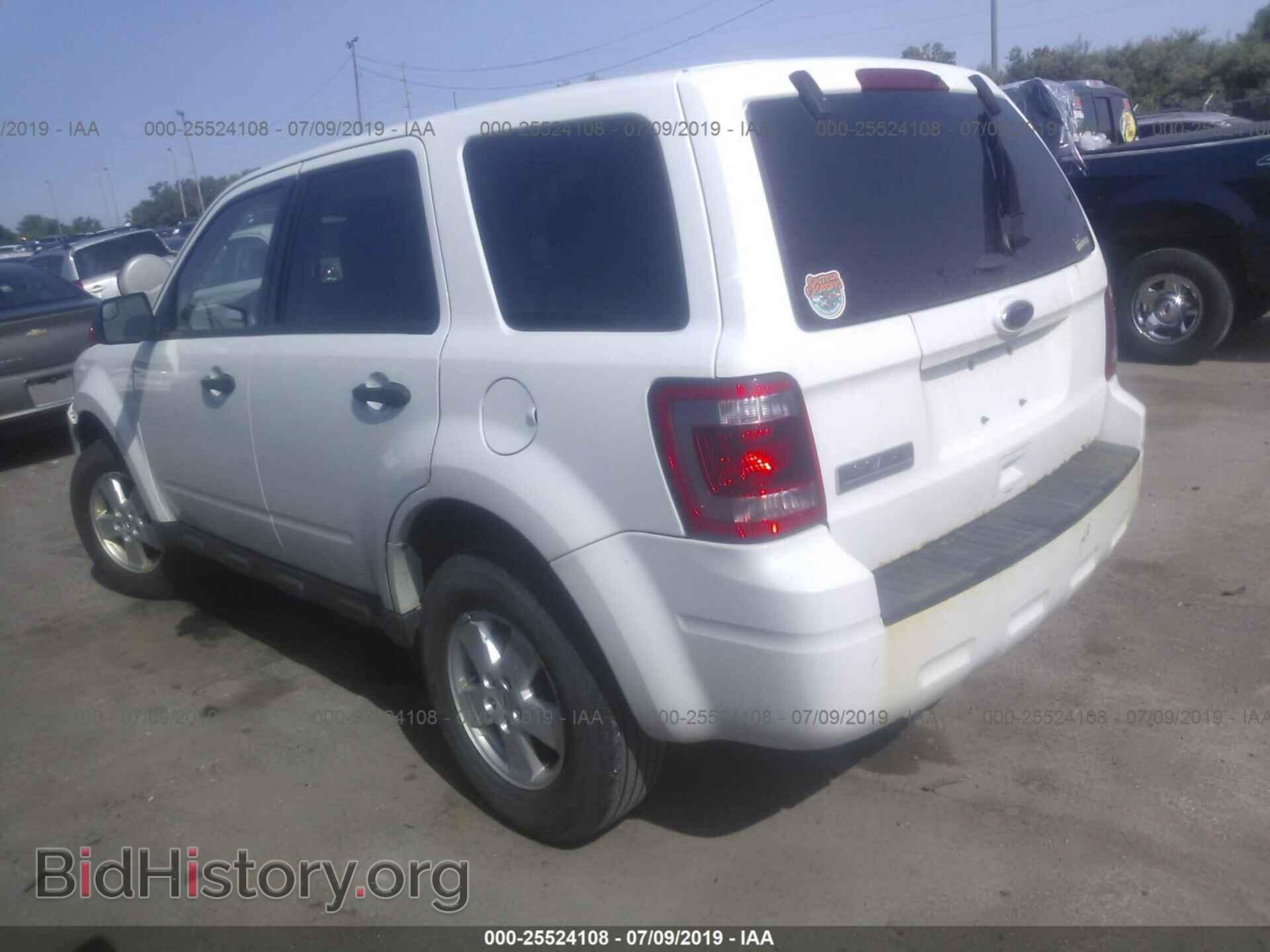2011 FORD ESCAPE - VIN: 1FMCU0C71BKB47876 - Photo 3