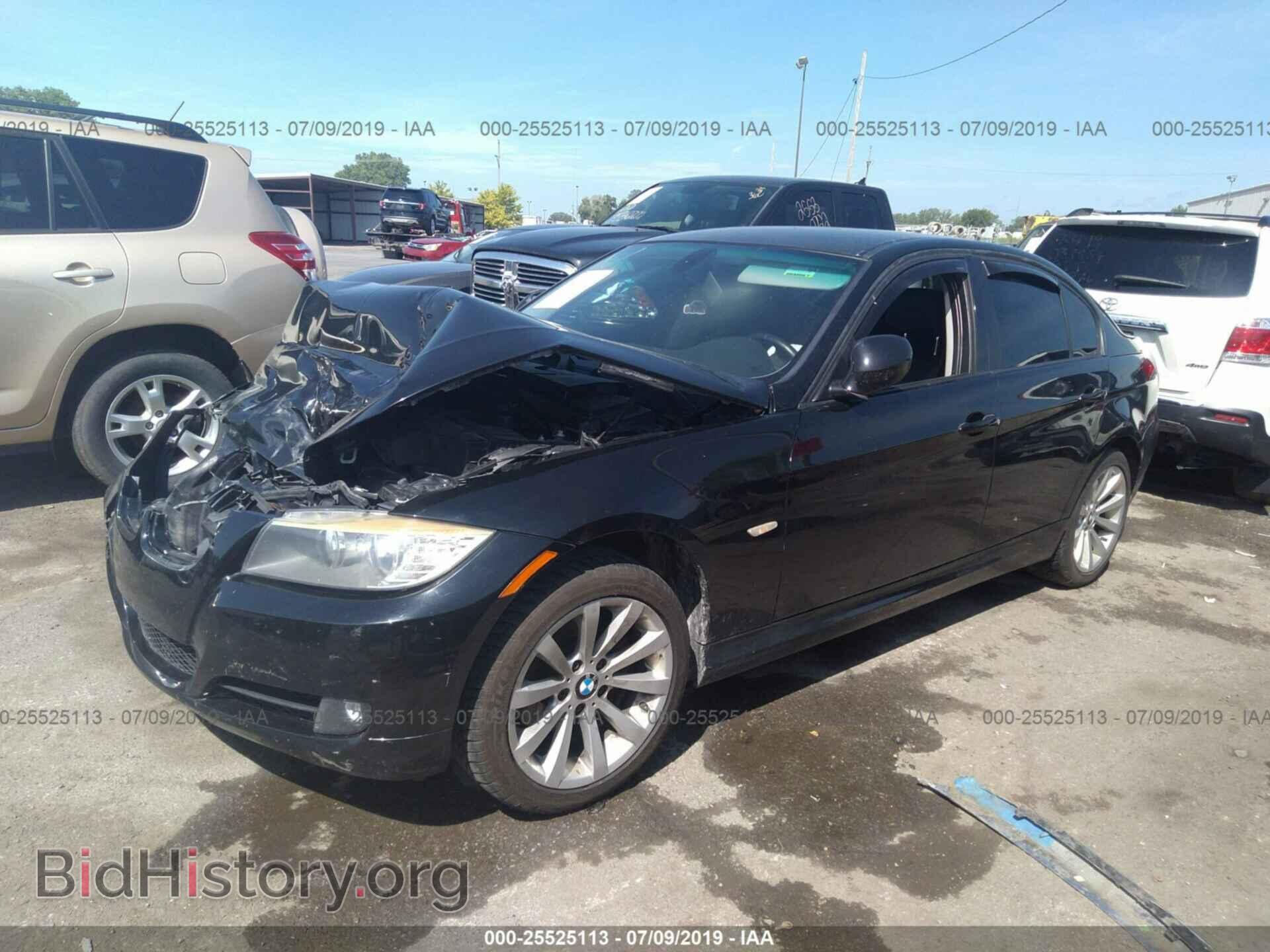 2011 BMW 328 - VIN: WBAPH7C50BE126367 - Фото 2