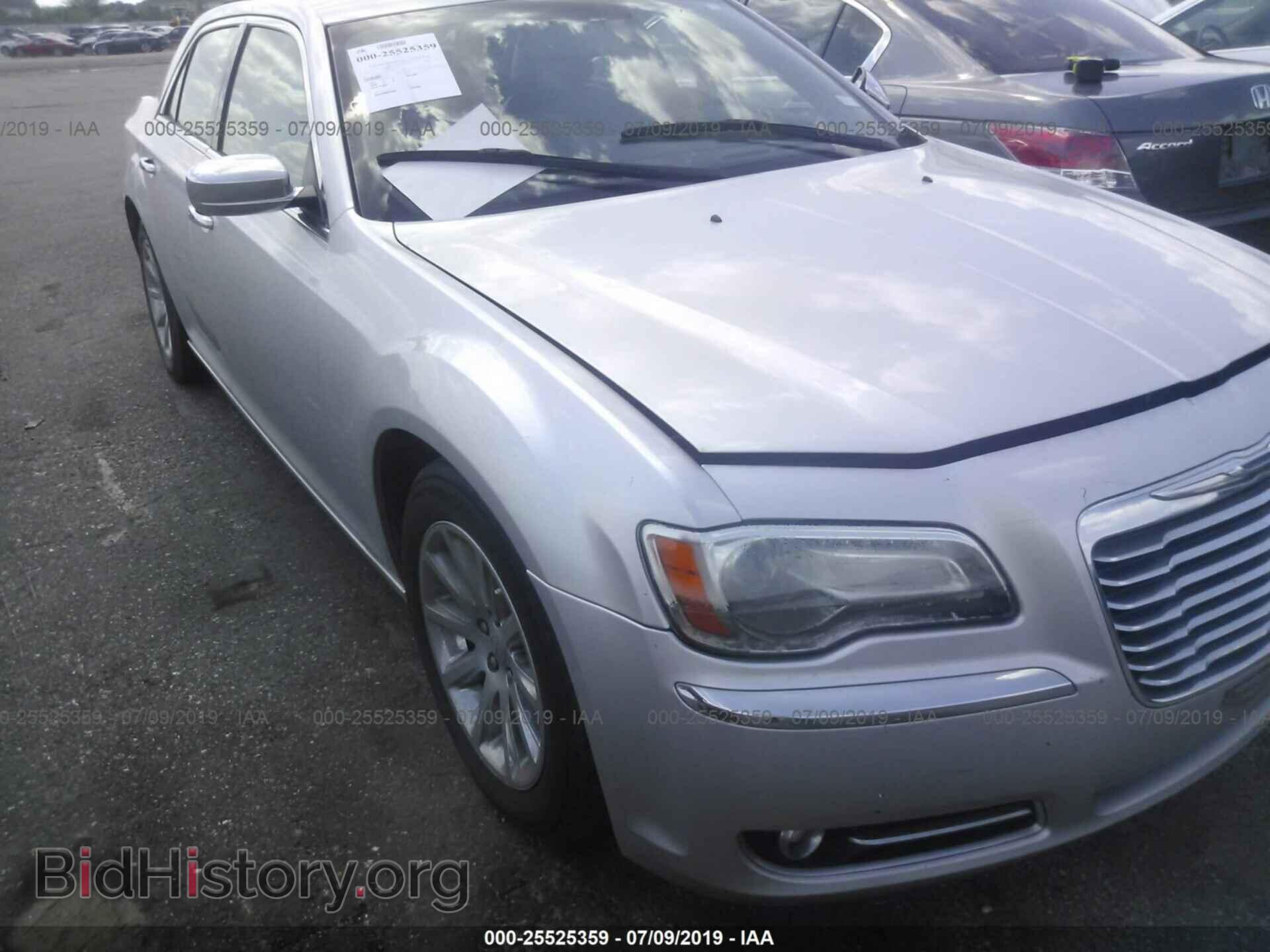 Фотография 2C3CCACG7CH199846 - CHRYSLER 300 2012