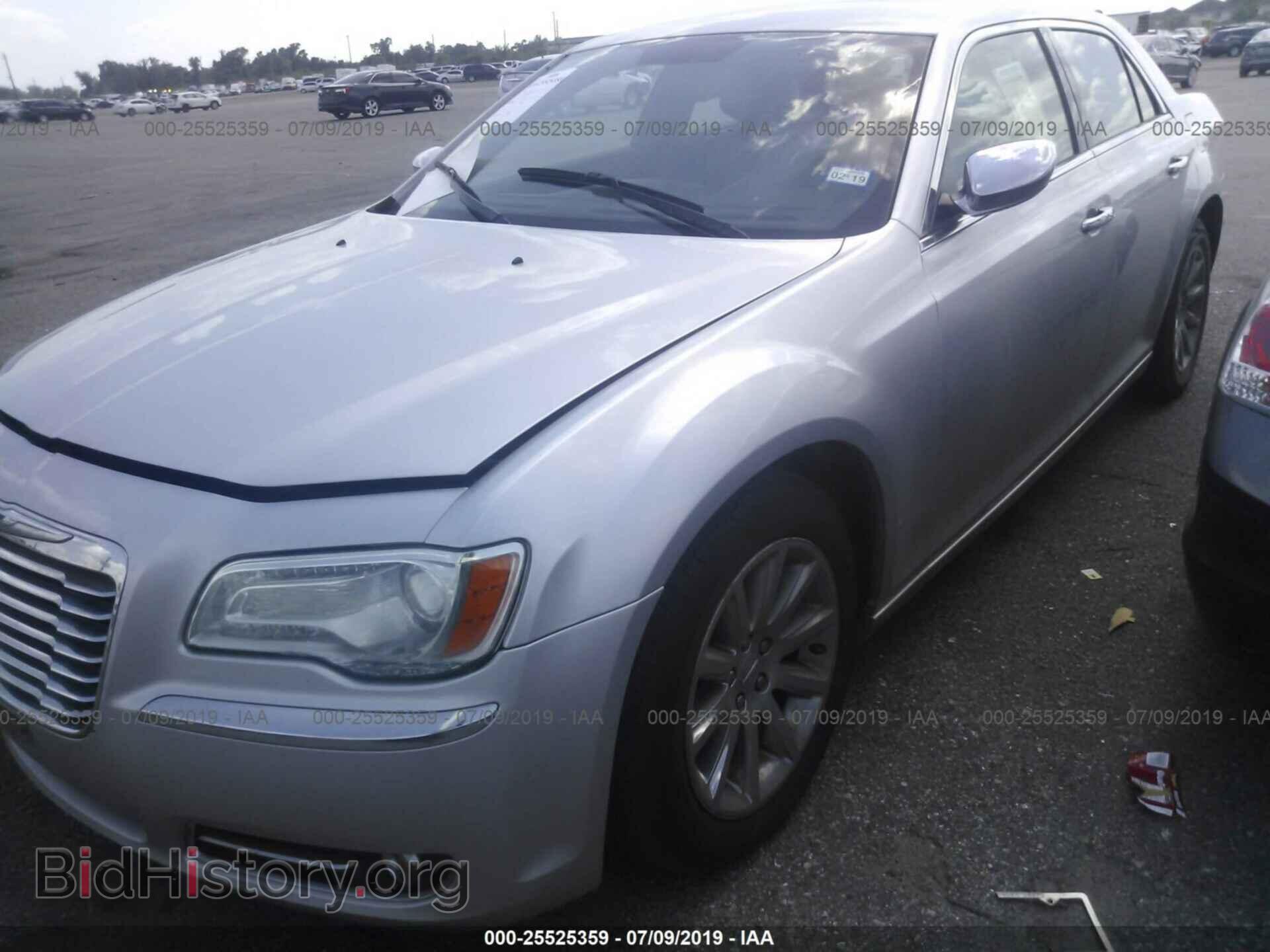 2012 CHRYSLER 300 - VIN: 2C3CCACG7CH199846 - Фото 2