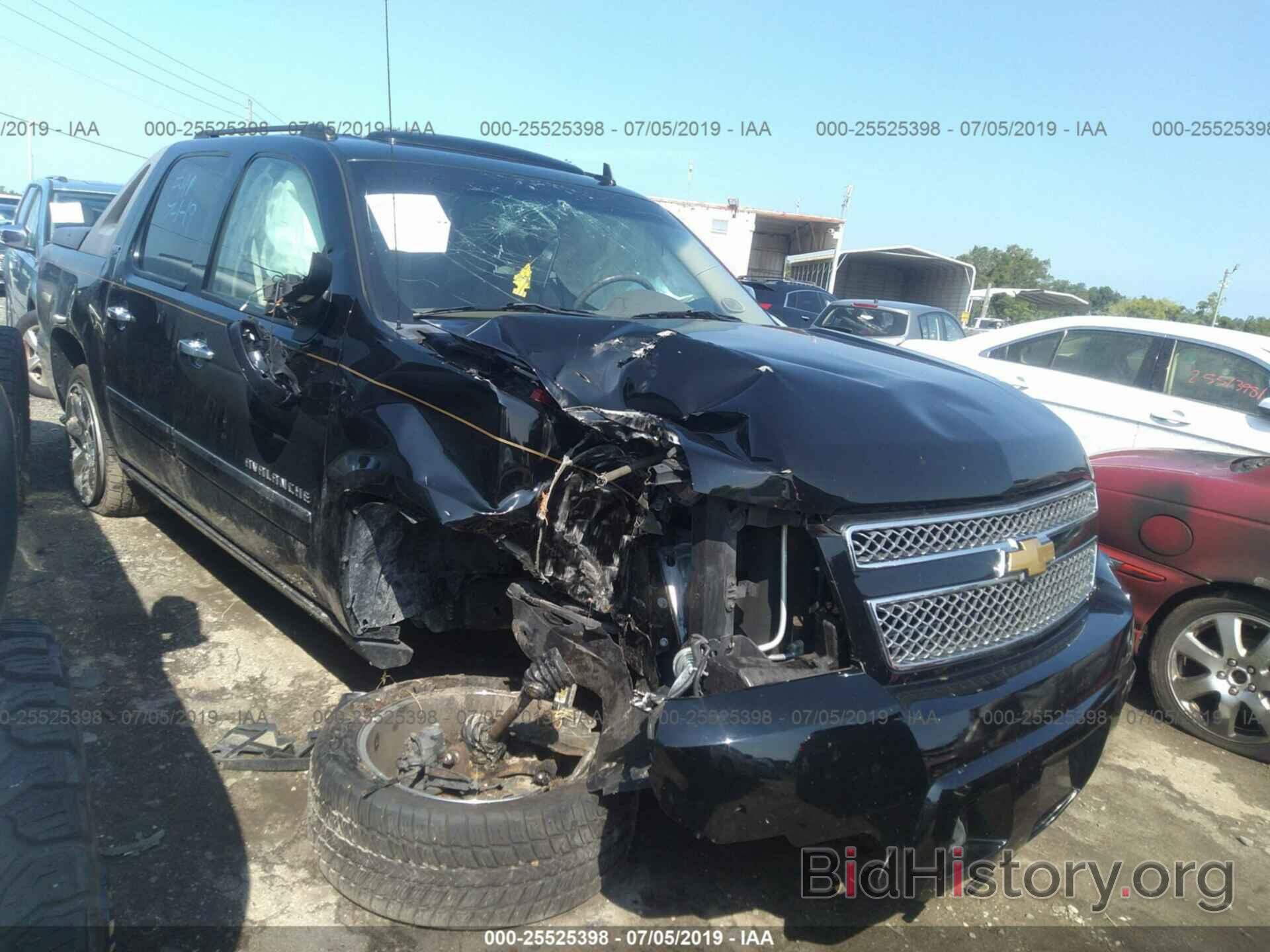 Photo 3GNVKGE08AG263469 - CHEVROLET AVALANCHE 2010