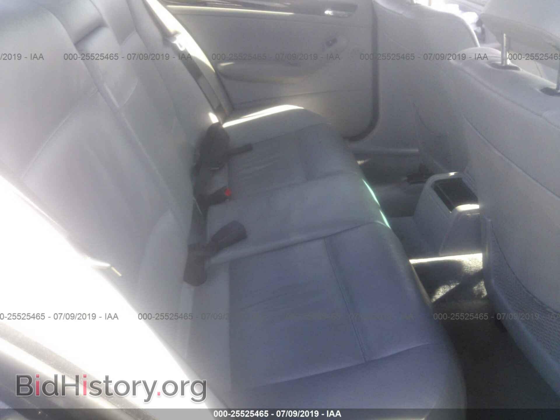 2002 BMW 330 - VIN: WBAEV53432KM23193 - Фото 8