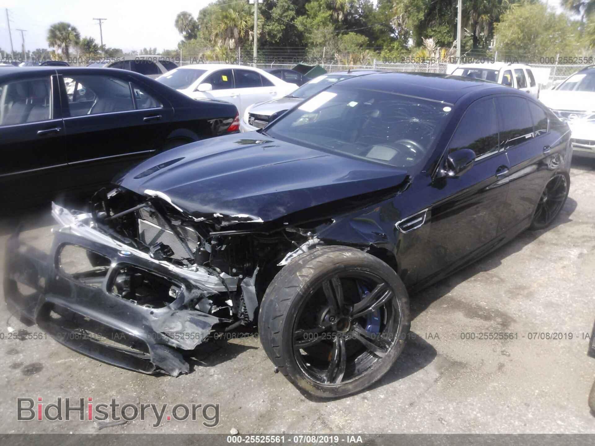 2013 BMW M5 - VIN: WBSFV9C58DC773738 - Фото 2