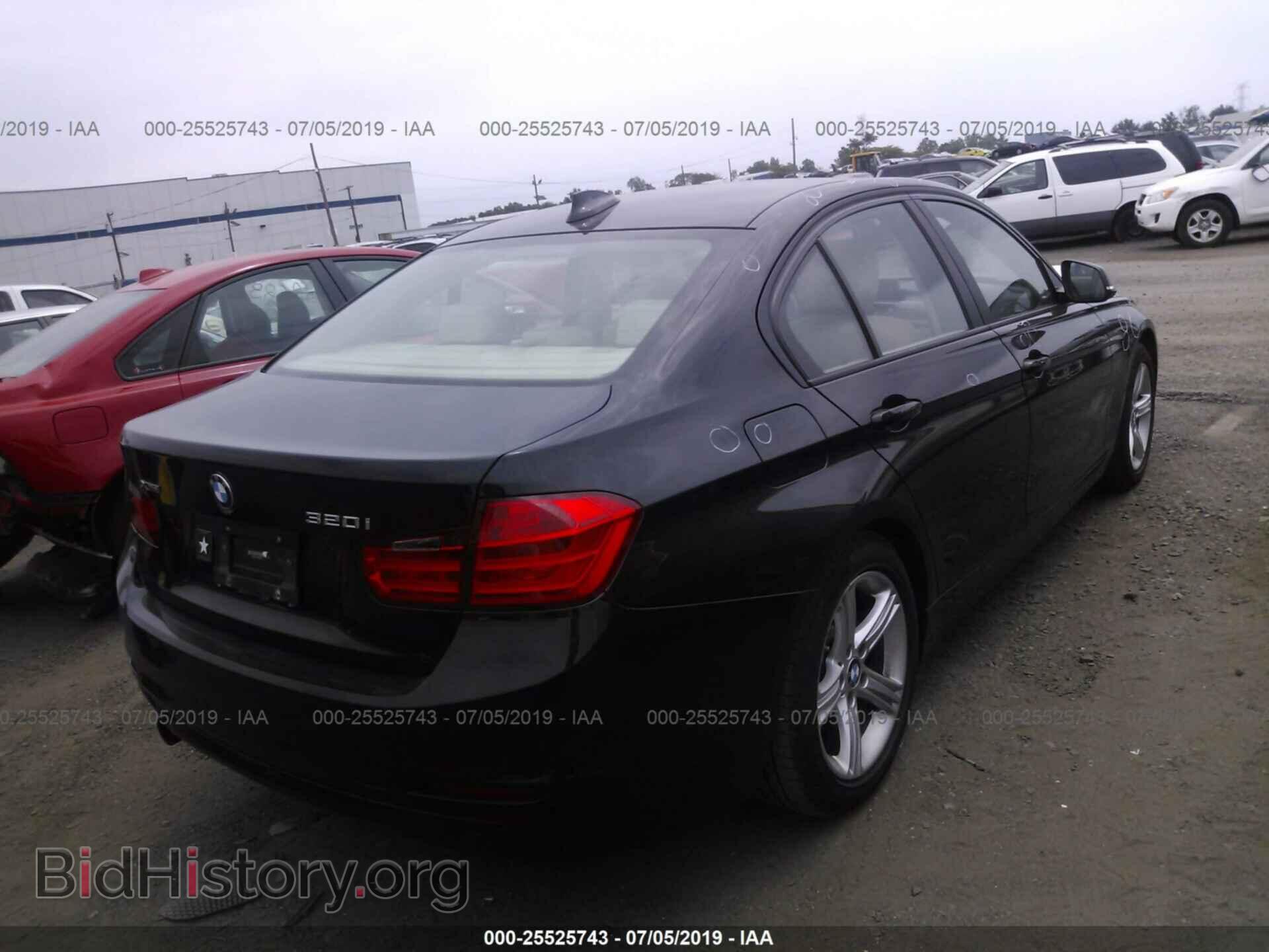 2014 BMW 320 - VIN: WBA3C3C58EF987011 - Фото 4