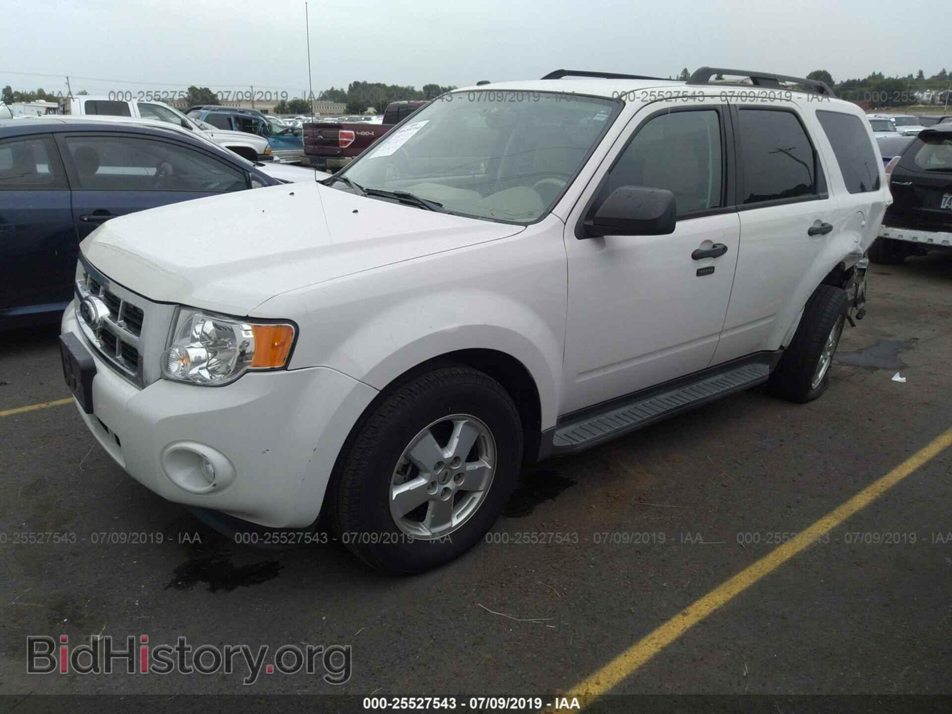 2011 FORD ESCAPE - VIN: 1FMCU0D73BKA87694 - Фото 2