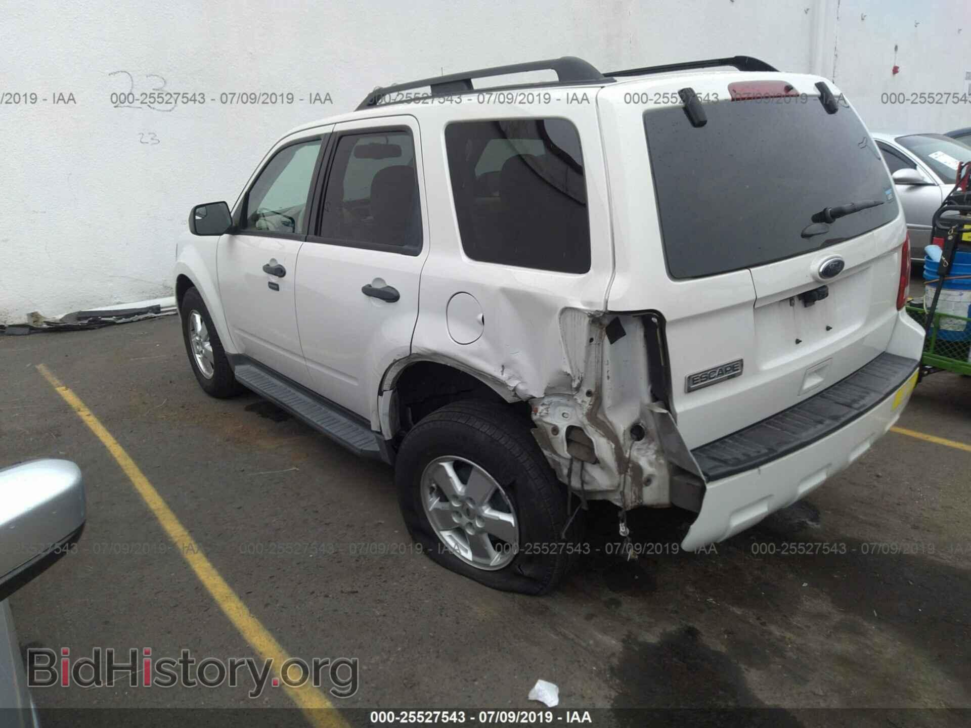 2011 FORD ESCAPE - VIN: 1FMCU0D73BKA87694 - Фото 3