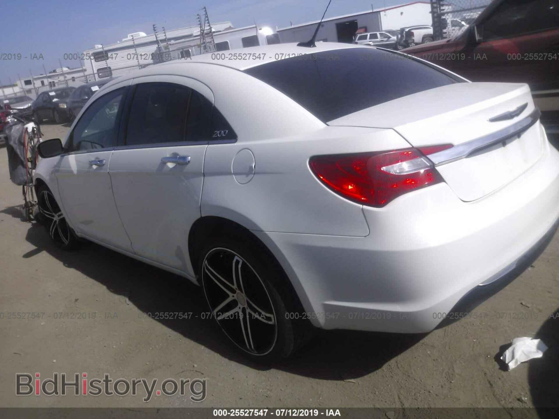 2011 CHRYSLER 200 - VIN: 1C3BC2FB1BN520481 - Photo 3
