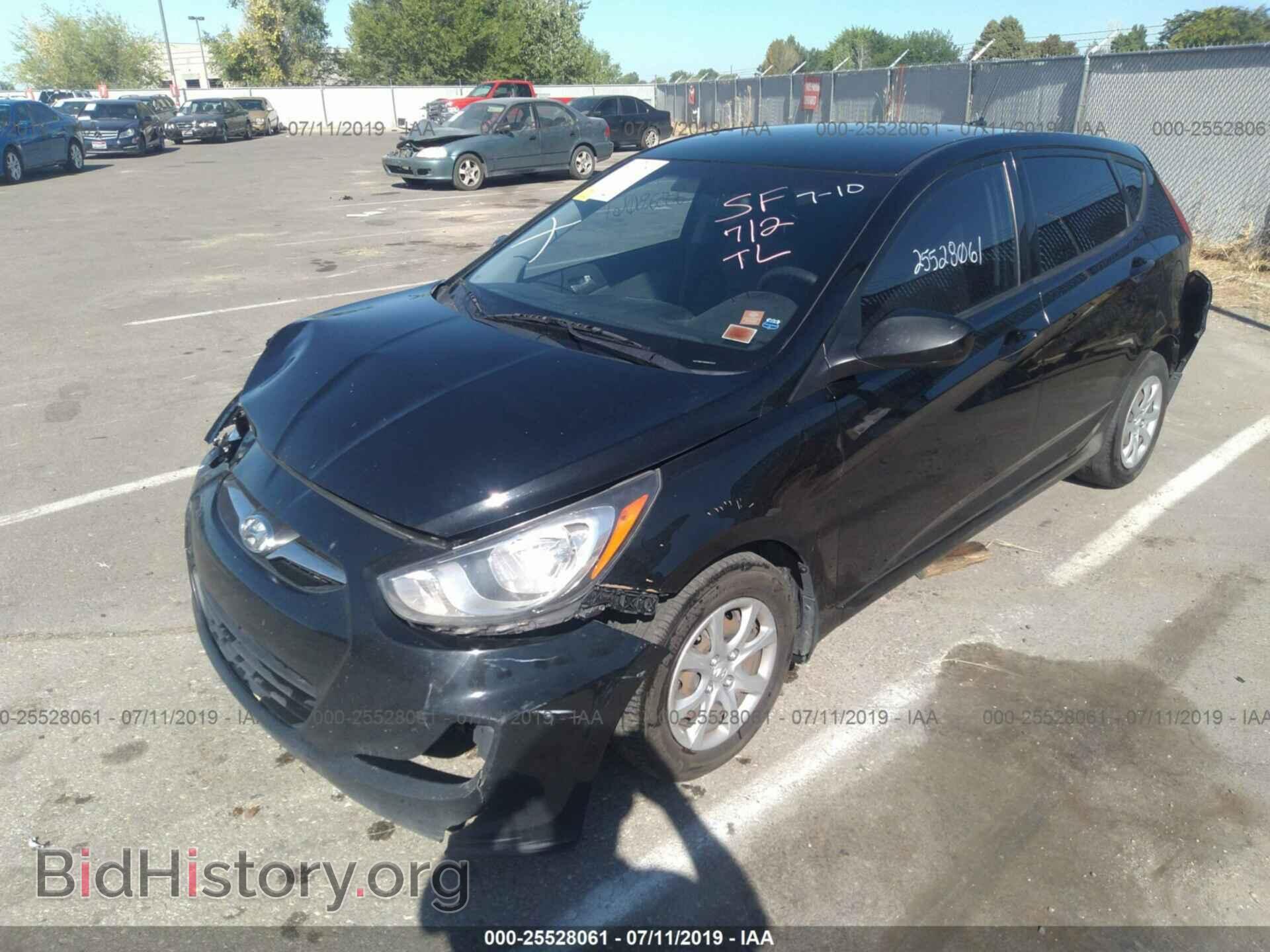2013 HYUNDAI ACCENT - VIN: KMHCT5AE0DU112271 - Фото 2