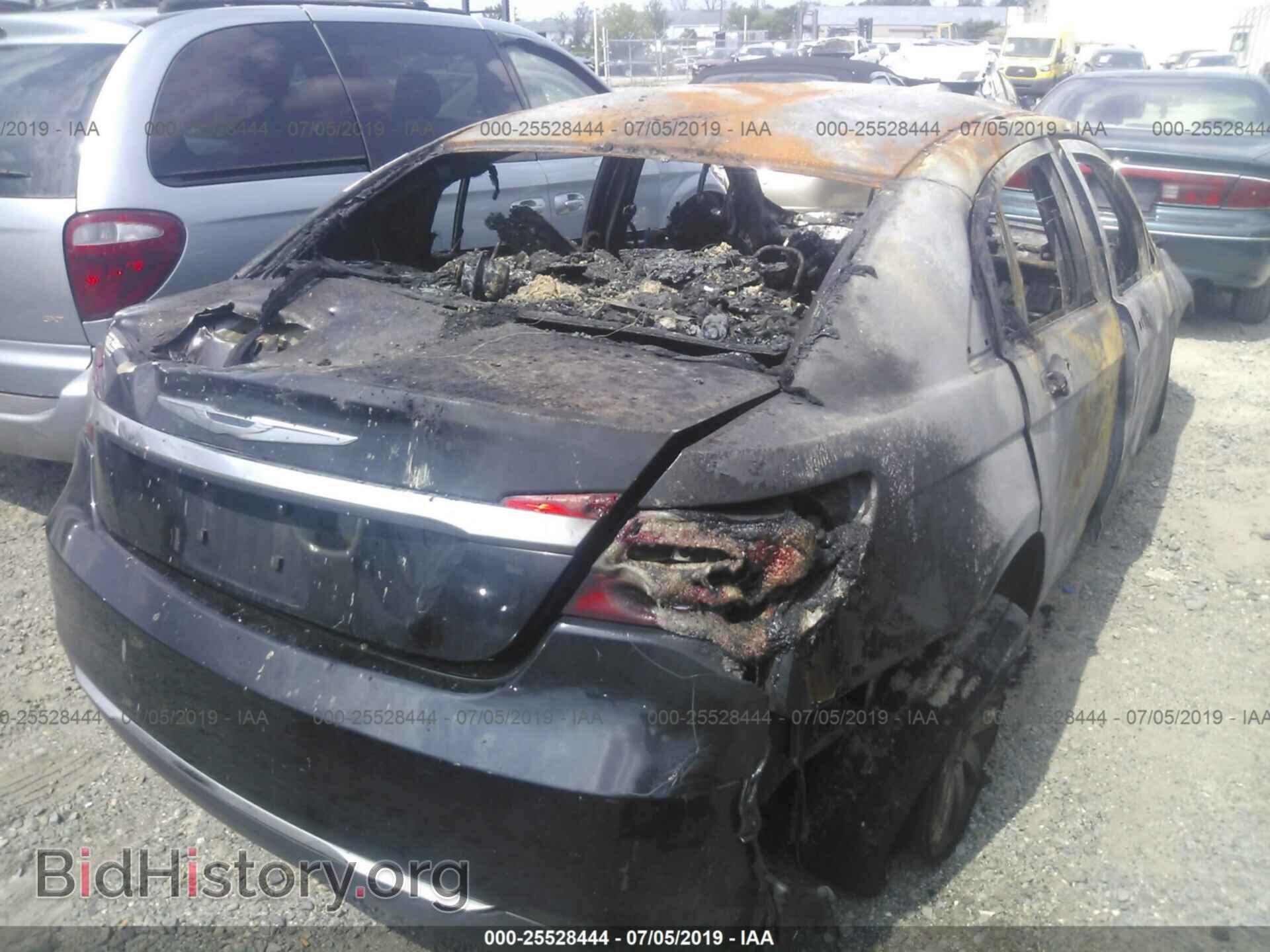 2011 CHRYSLER 200 - VIN: 1C3BC1FB0BN575756 - Фото 4
