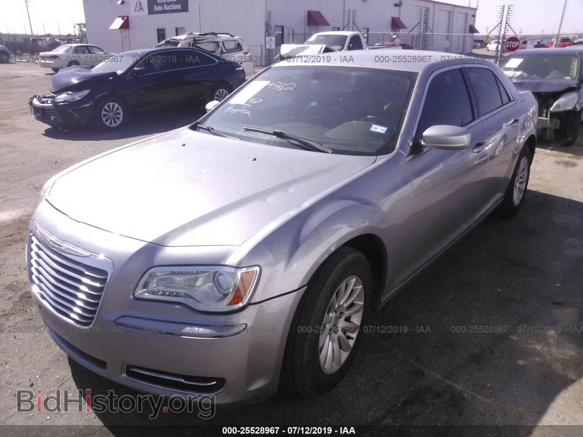 2013 CHRYSLER 300 - VIN: 2C3CCAAG0DH572326 - Фото 2