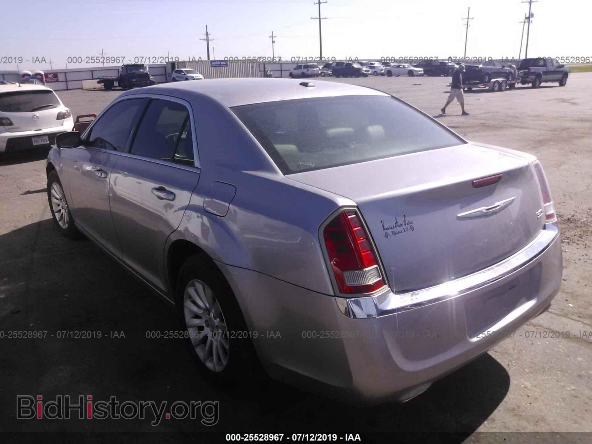2013 CHRYSLER 300 - VIN: 2C3CCAAG0DH572326 - Фото 3