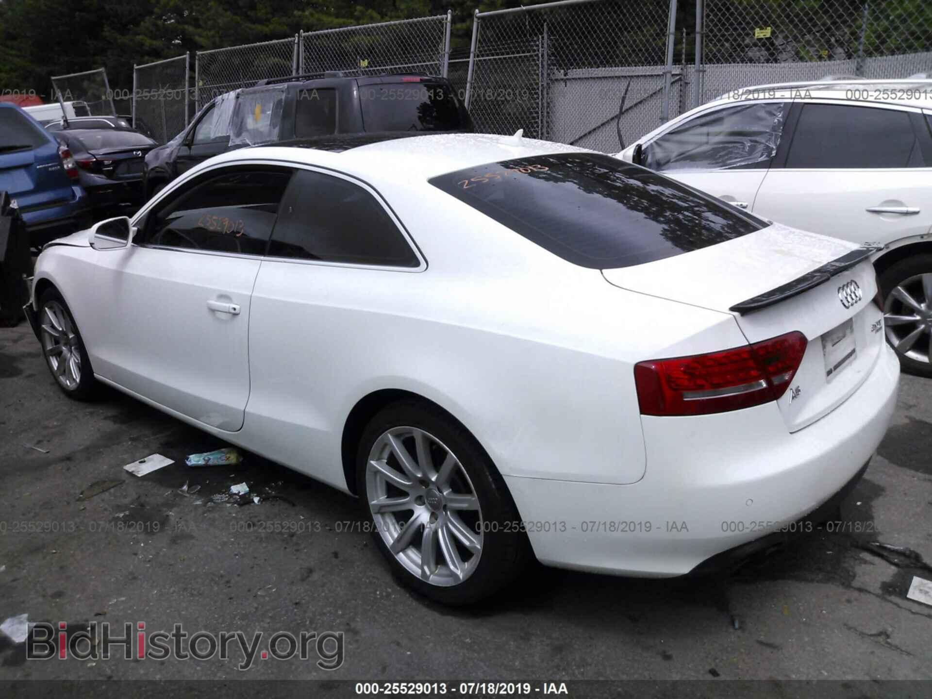 2011 AUDI A5 - VIN: WAULFAFR9BA072137 - Фото 3