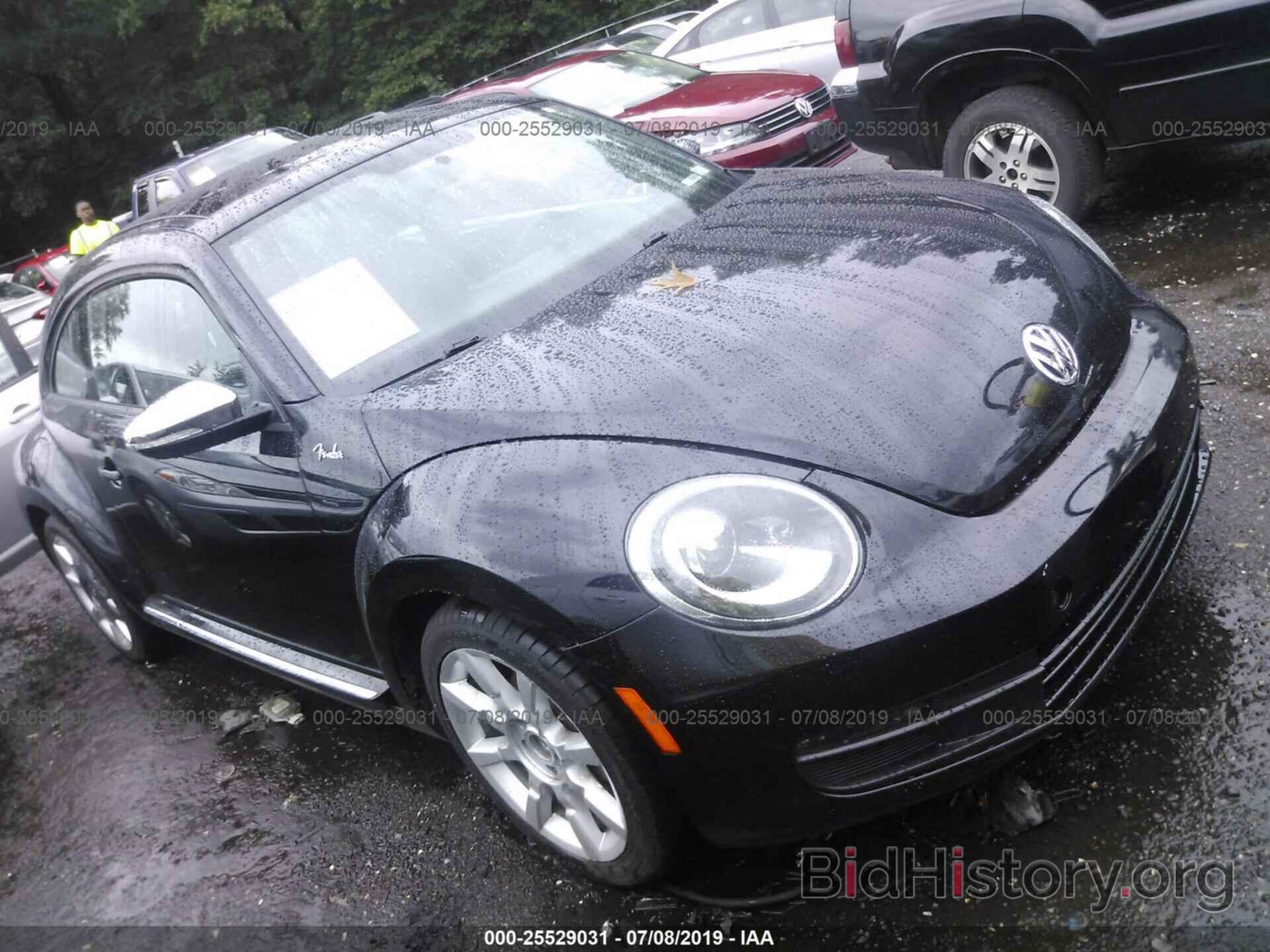 Photo 3VWJX7AT5DM653389 - VOLKSWAGEN BEETLE 2013