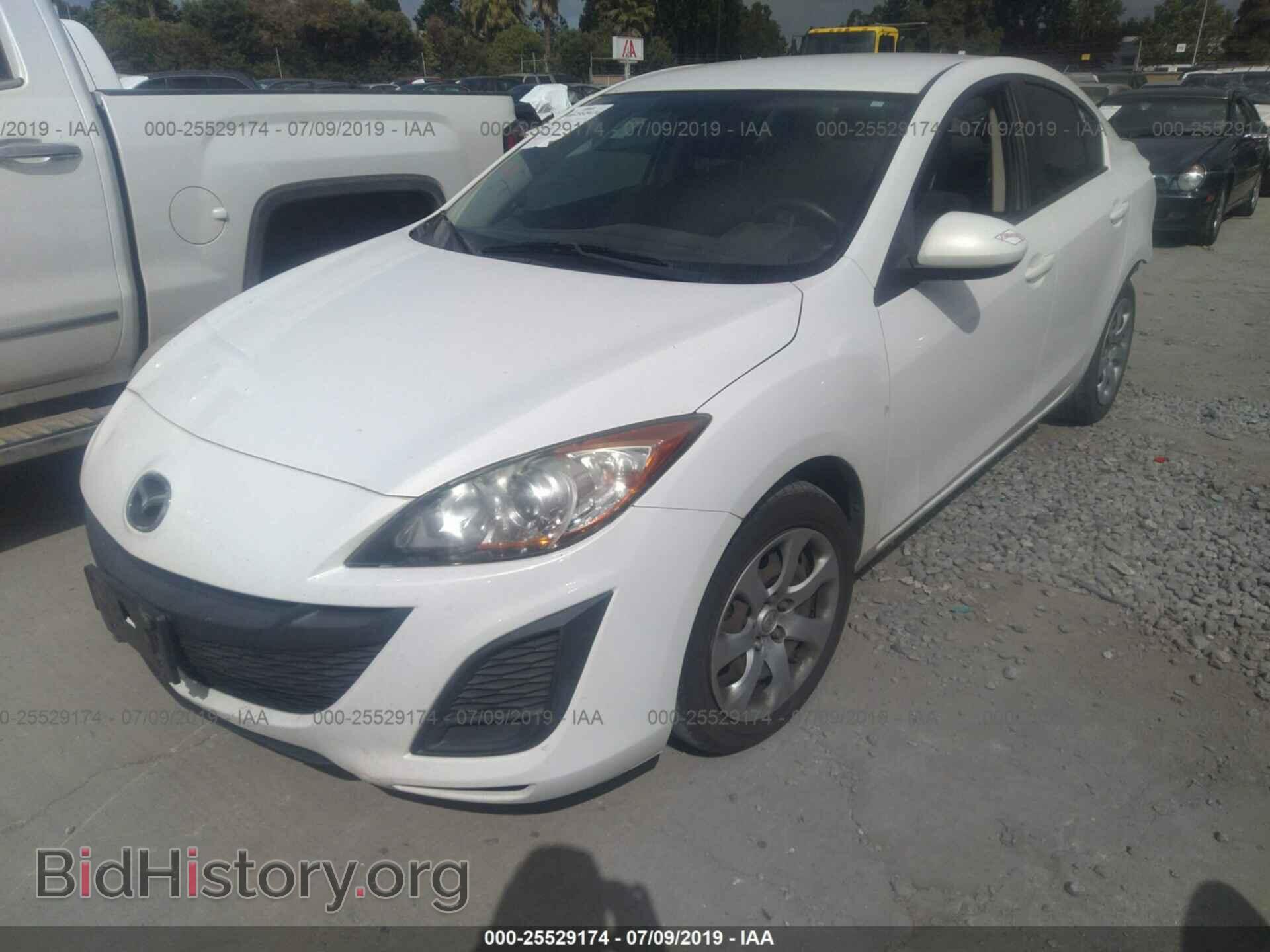 2011 MAZDA 3 - VIN: JM1BL1UG6B1470852 - Фото 2