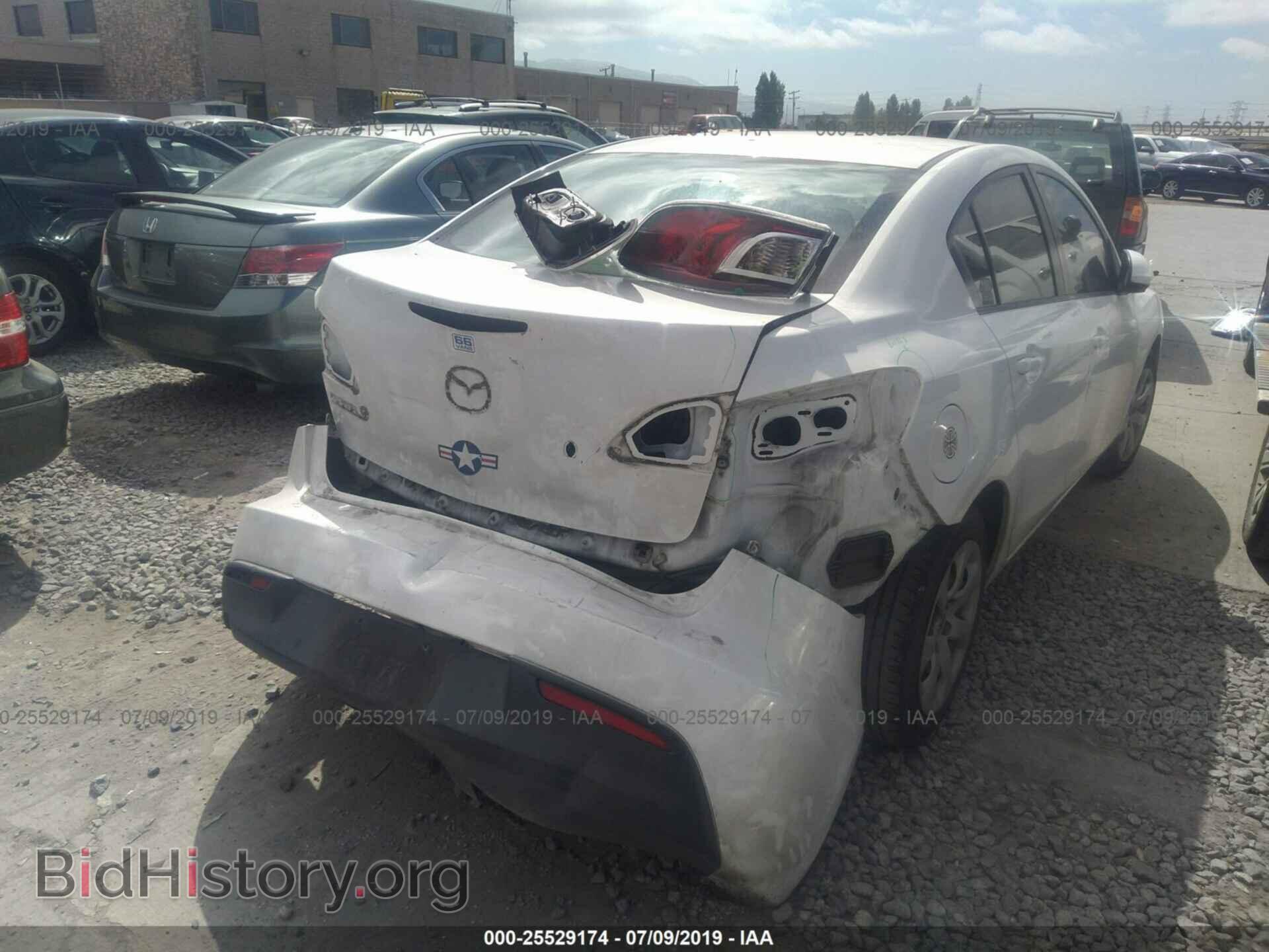 2011 MAZDA 3 - VIN: JM1BL1UG6B1470852 - Фото 4