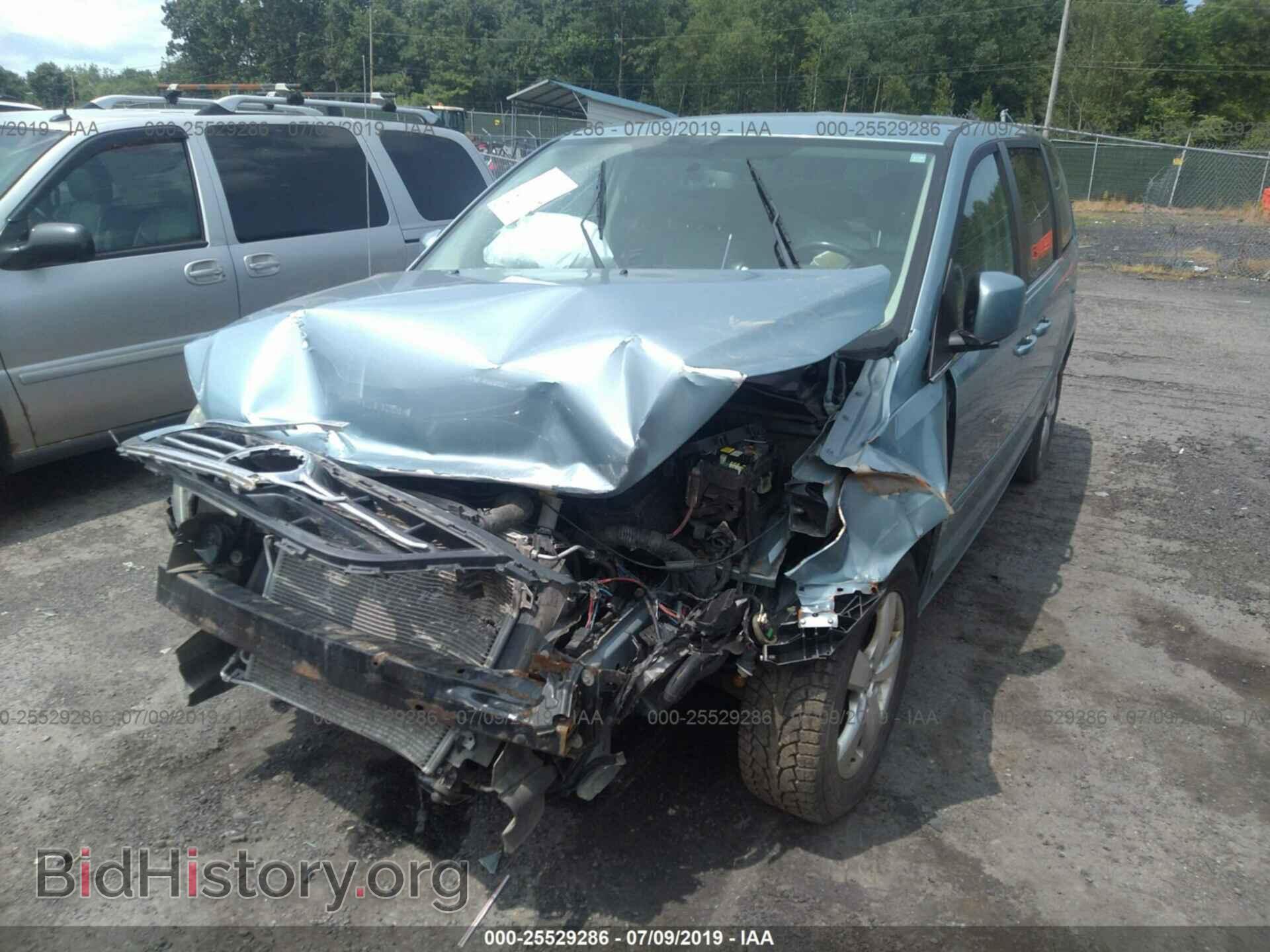 2010 VOLKSWAGEN ROUTAN - VIN: 2V4RW3D10AR388127 - Фото 6