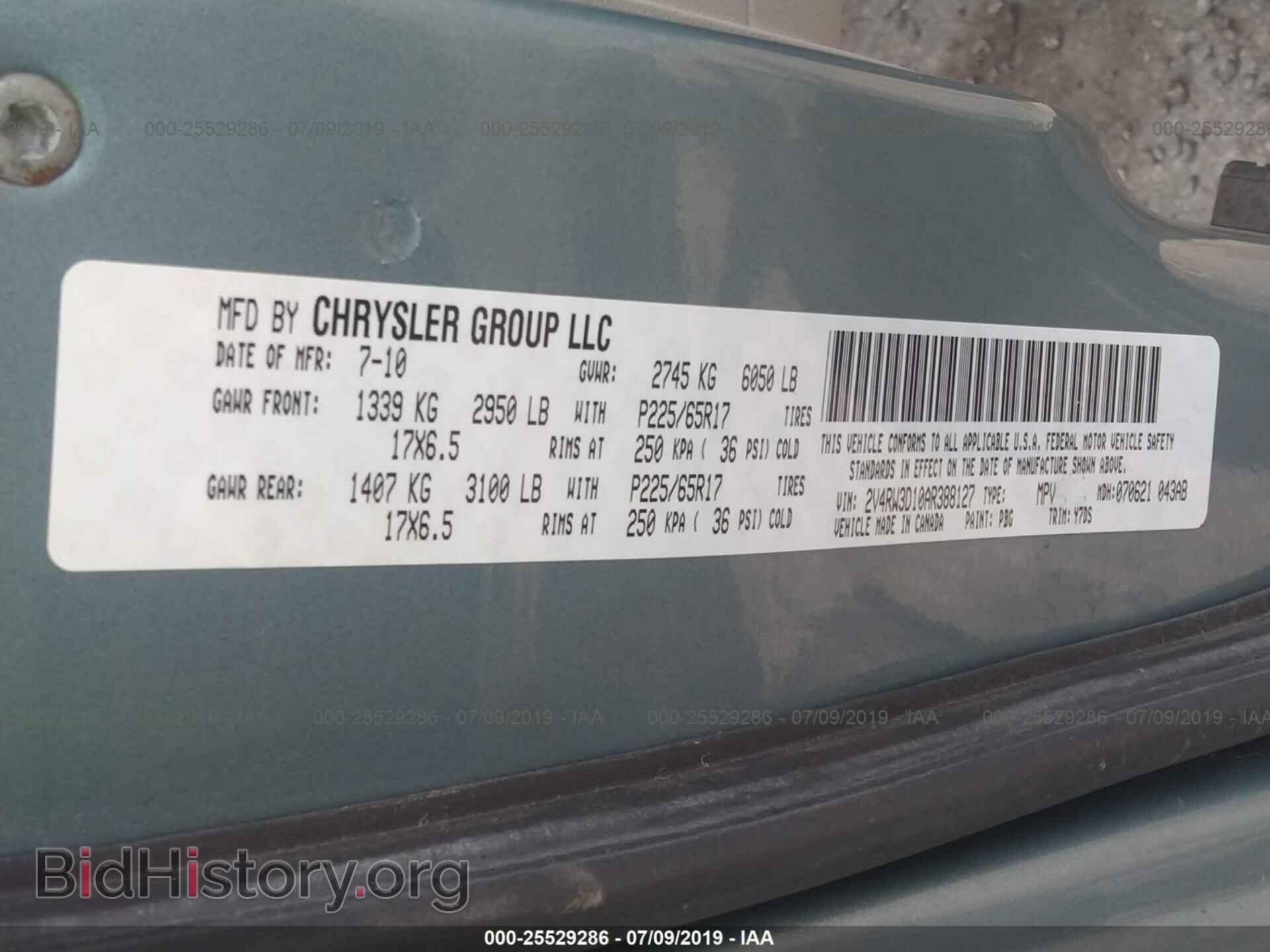 2010 VOLKSWAGEN ROUTAN - VIN: 2V4RW3D10AR388127 - Фото 9