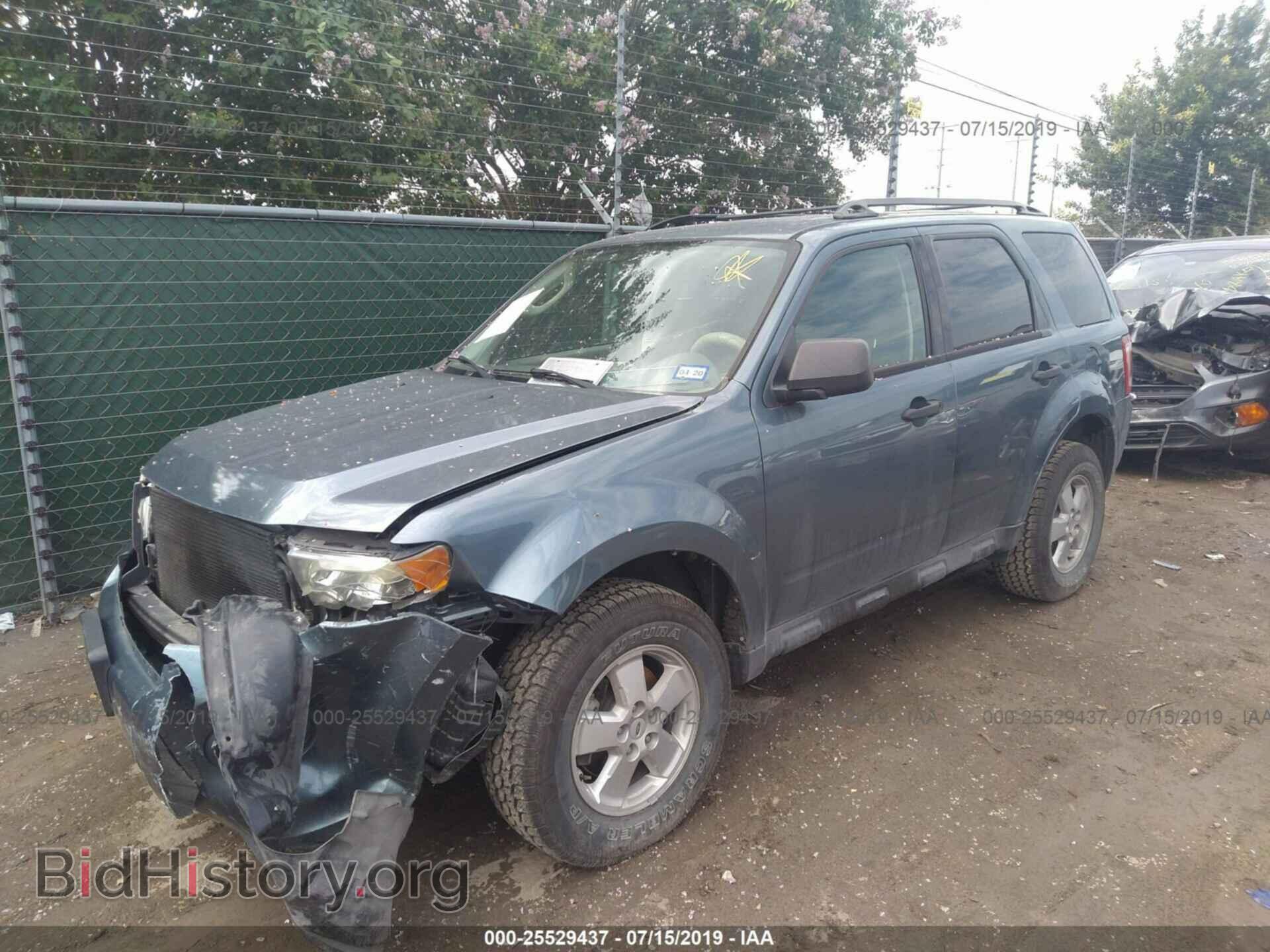 2011 FORD ESCAPE - VIN: 1FMCU0C73BKB03006 - Photo 2