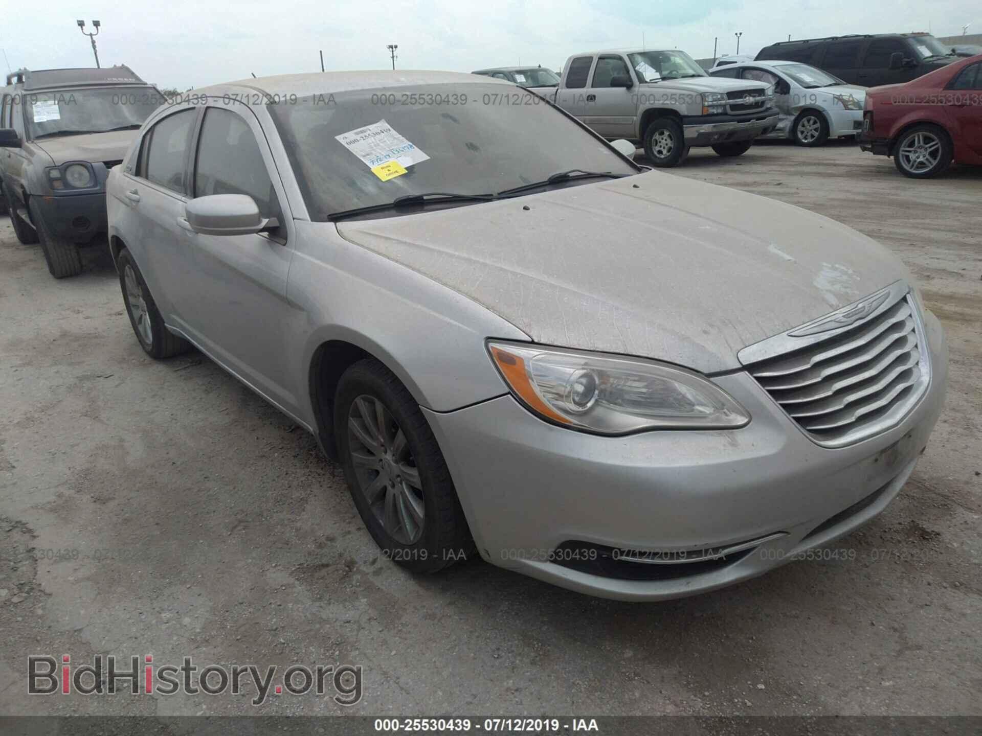 Photo 1C3BC1FB9BN575805 - CHRYSLER 200 2011