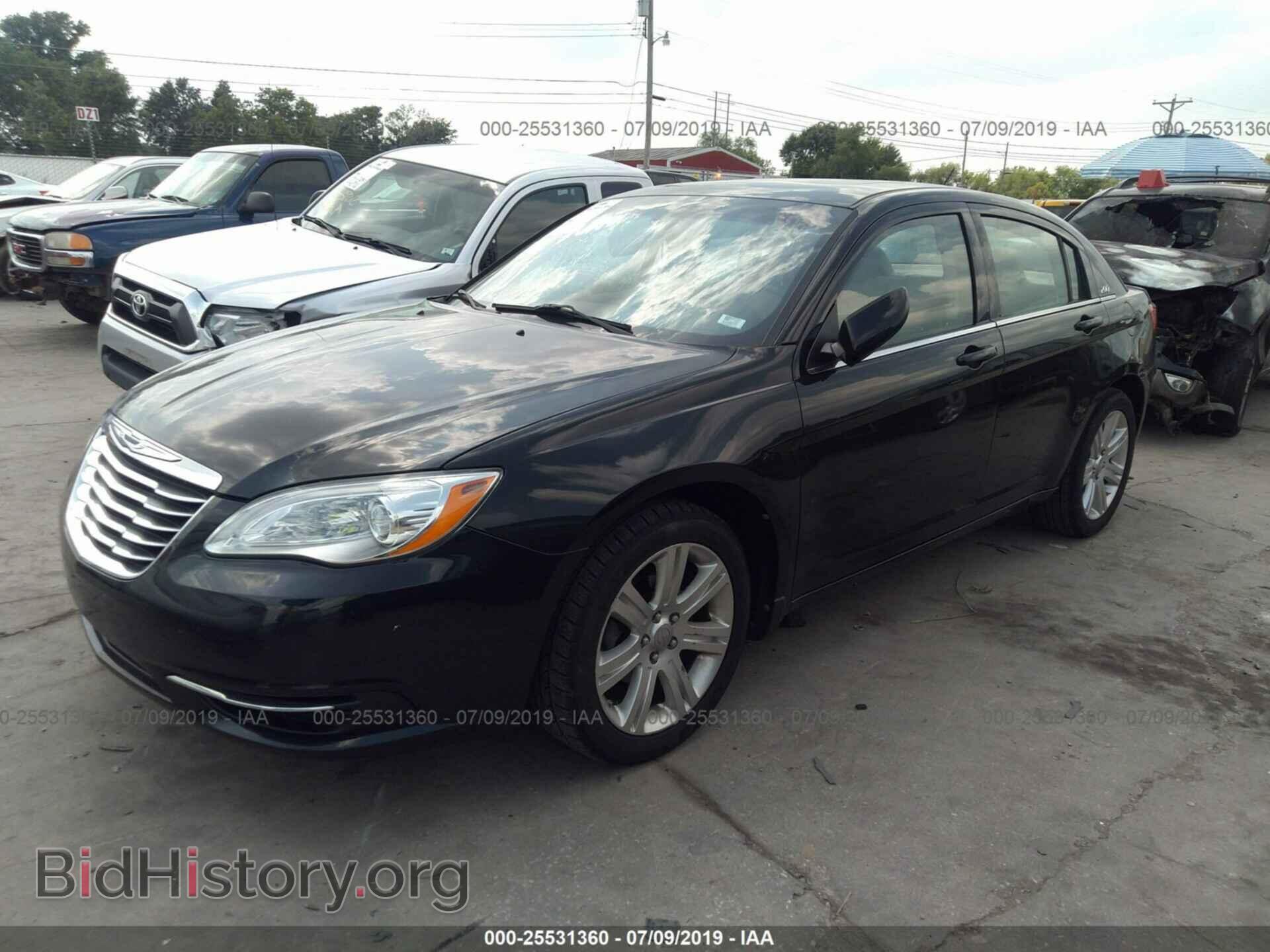 2012 CHRYSLER 200 - VIN: 1C3CCBBBXCN145945 - Фото 2