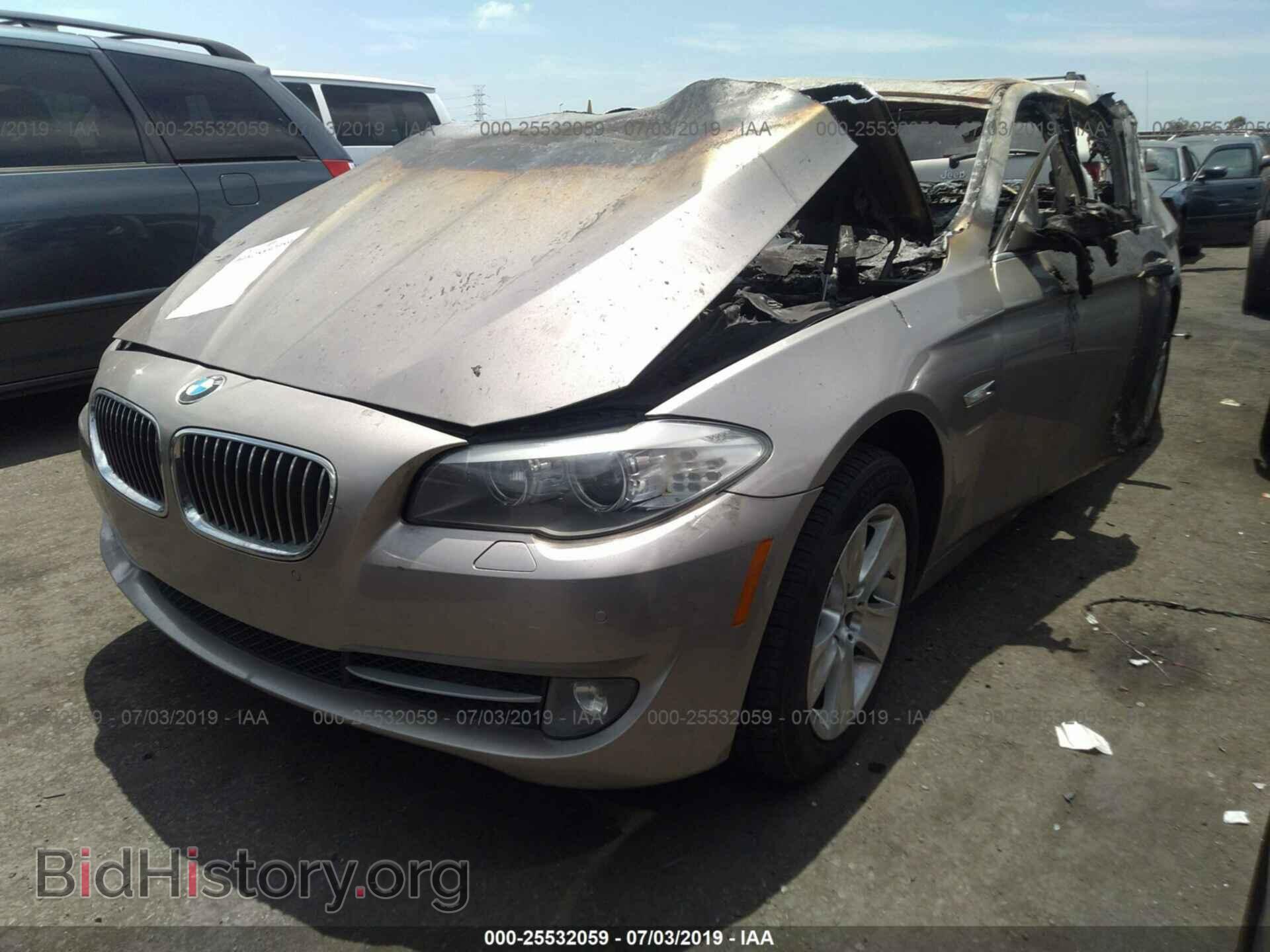 2012 BMW 528 - VIN: WBAXH5C54CDW08366 - Photo 2