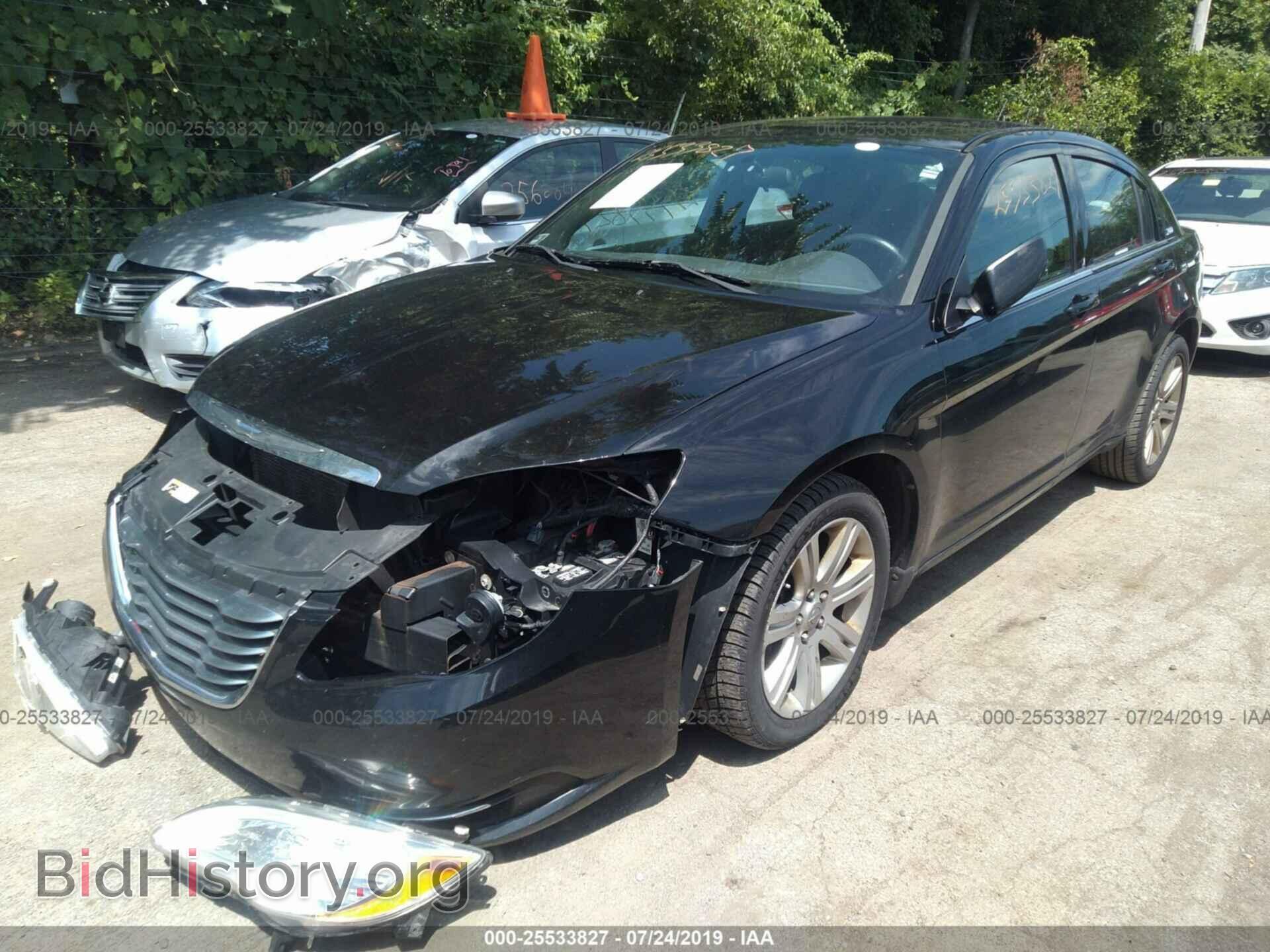 2013 CHRYSLER 200 - VIN: 1C3CCBAB2DN765160 - Фото 2