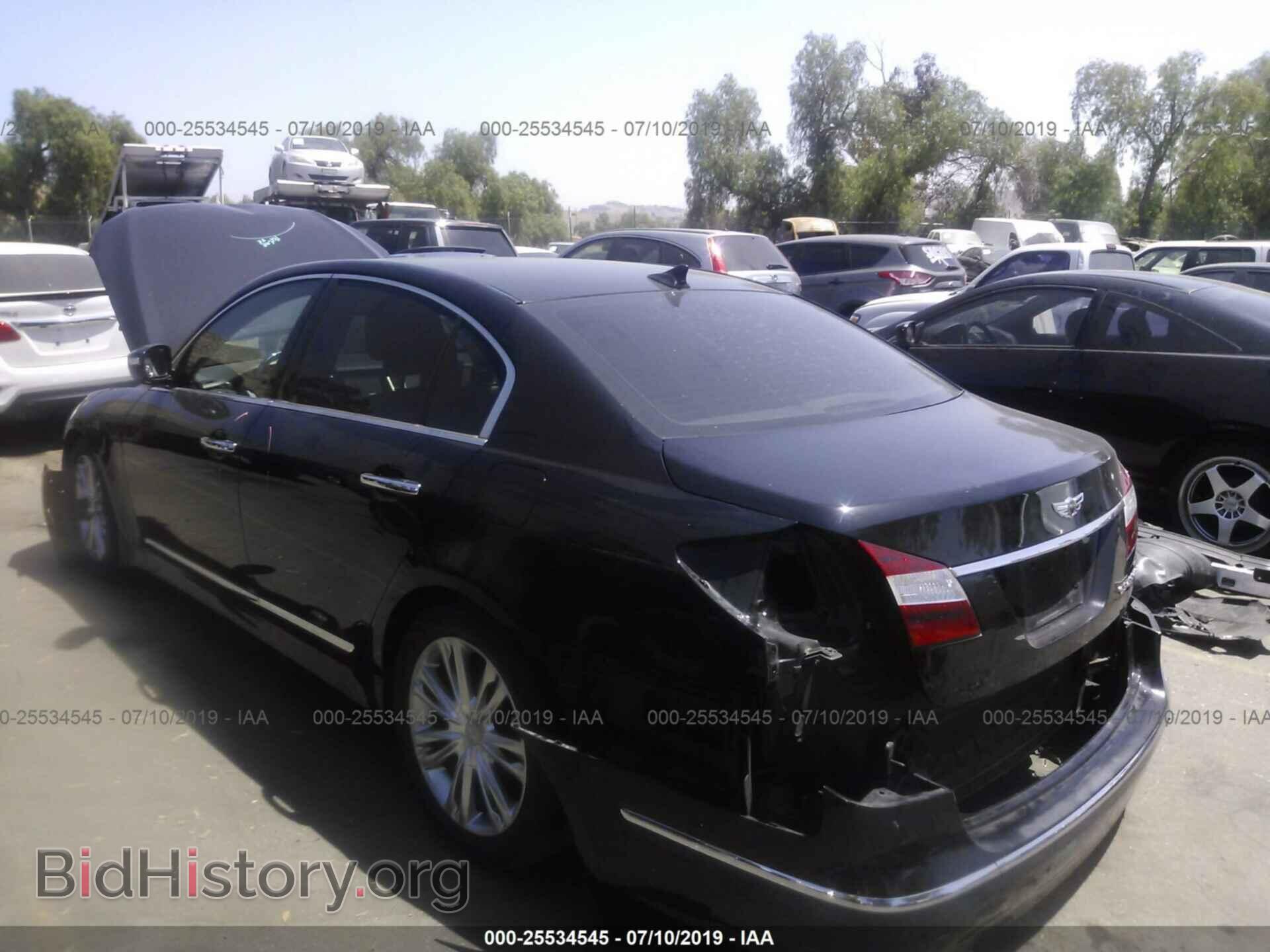 2012 Hyundai Genesis - VIN: KMHGC4DF8CU199397 - Фото 3