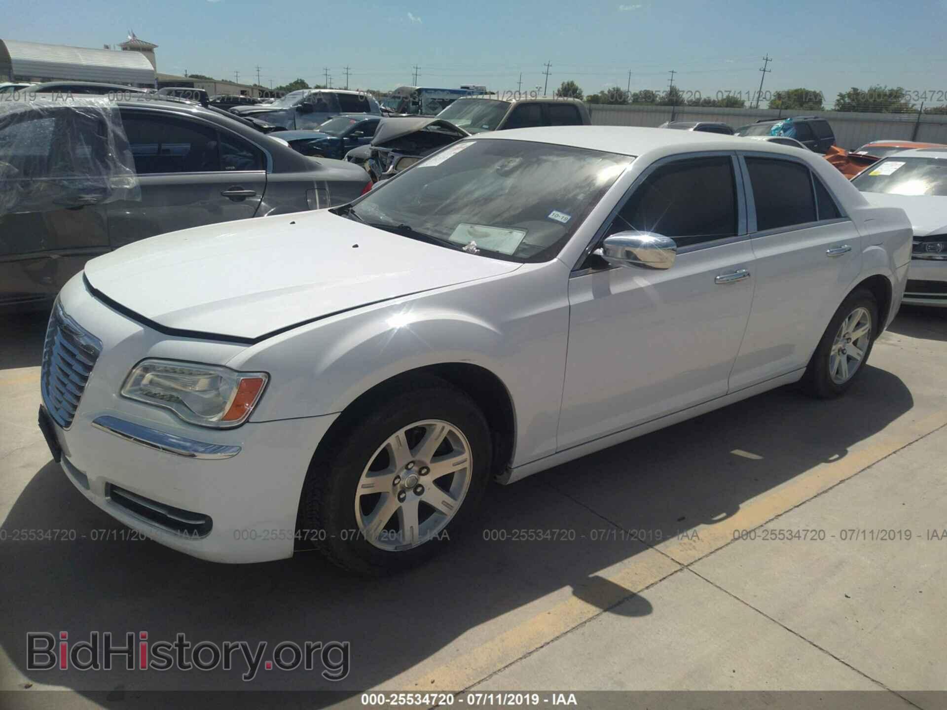 2012 CHRYSLER 300 - VIN: 2C3CCAAG2CH116584 - Фото 2