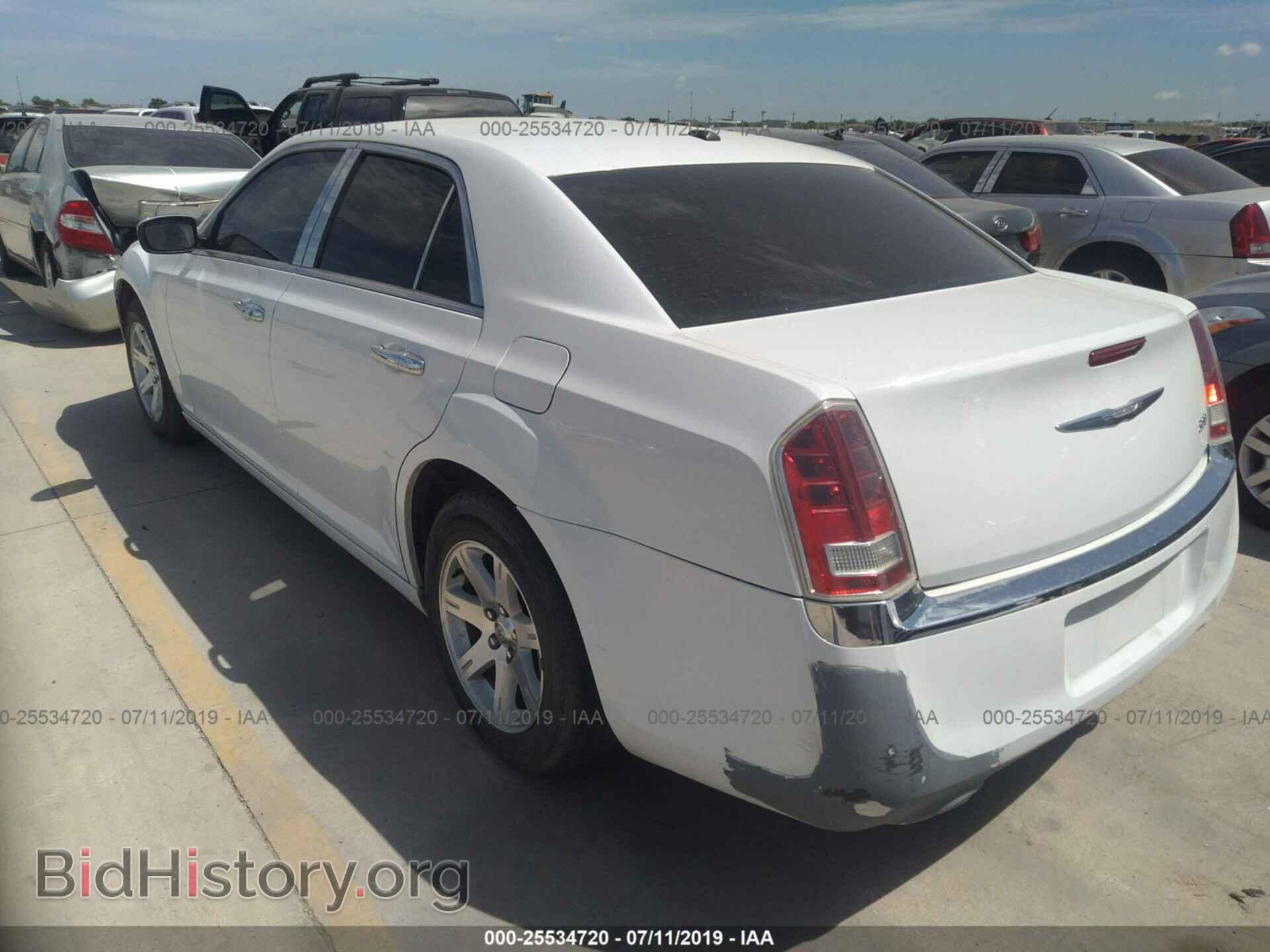 2012 CHRYSLER 300 - VIN: 2C3CCAAG2CH116584 - Фото 3