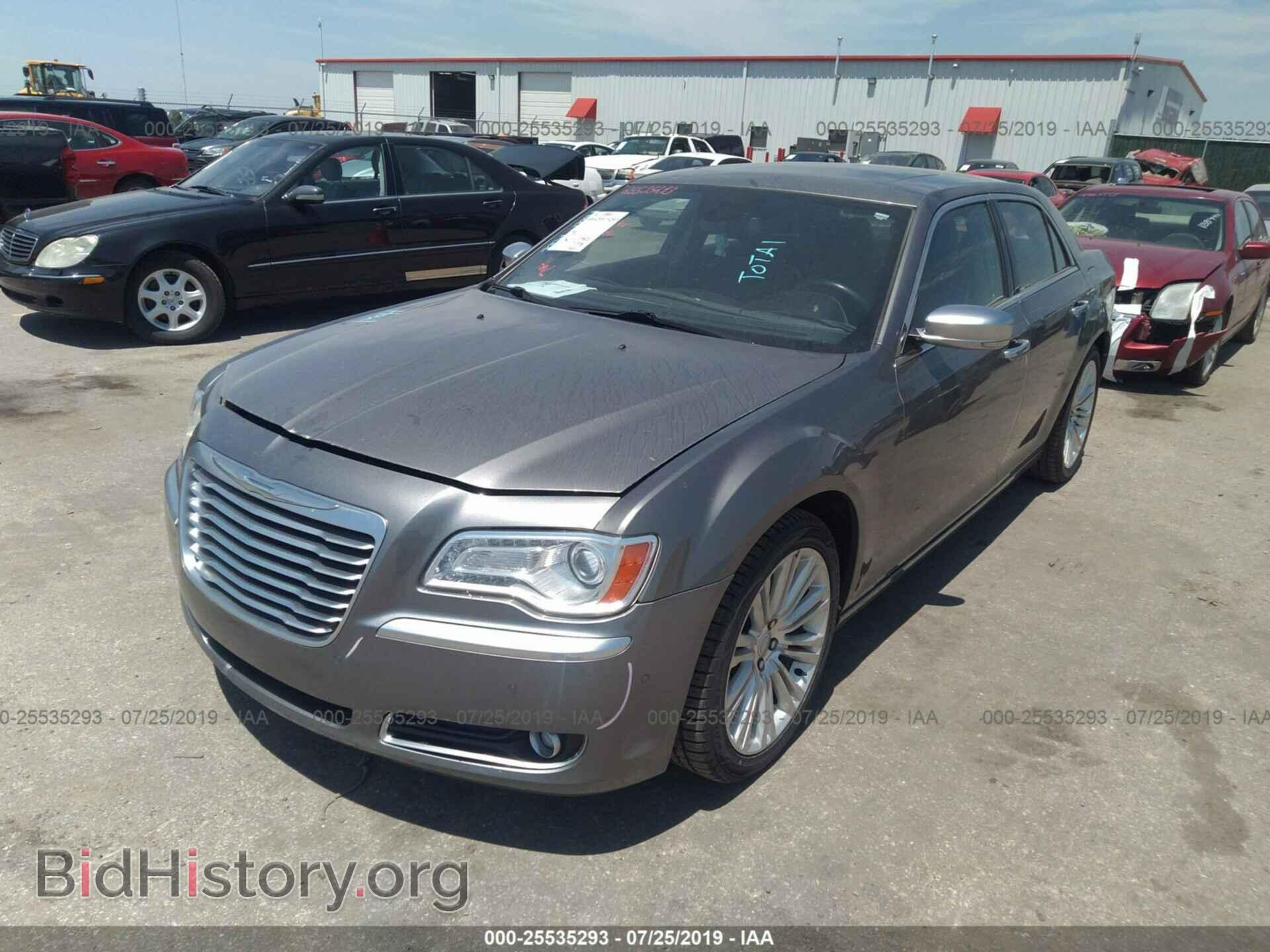 2012 CHRYSLER 300C - VIN: 2C3CCAPT7CH238037 - Фото 2