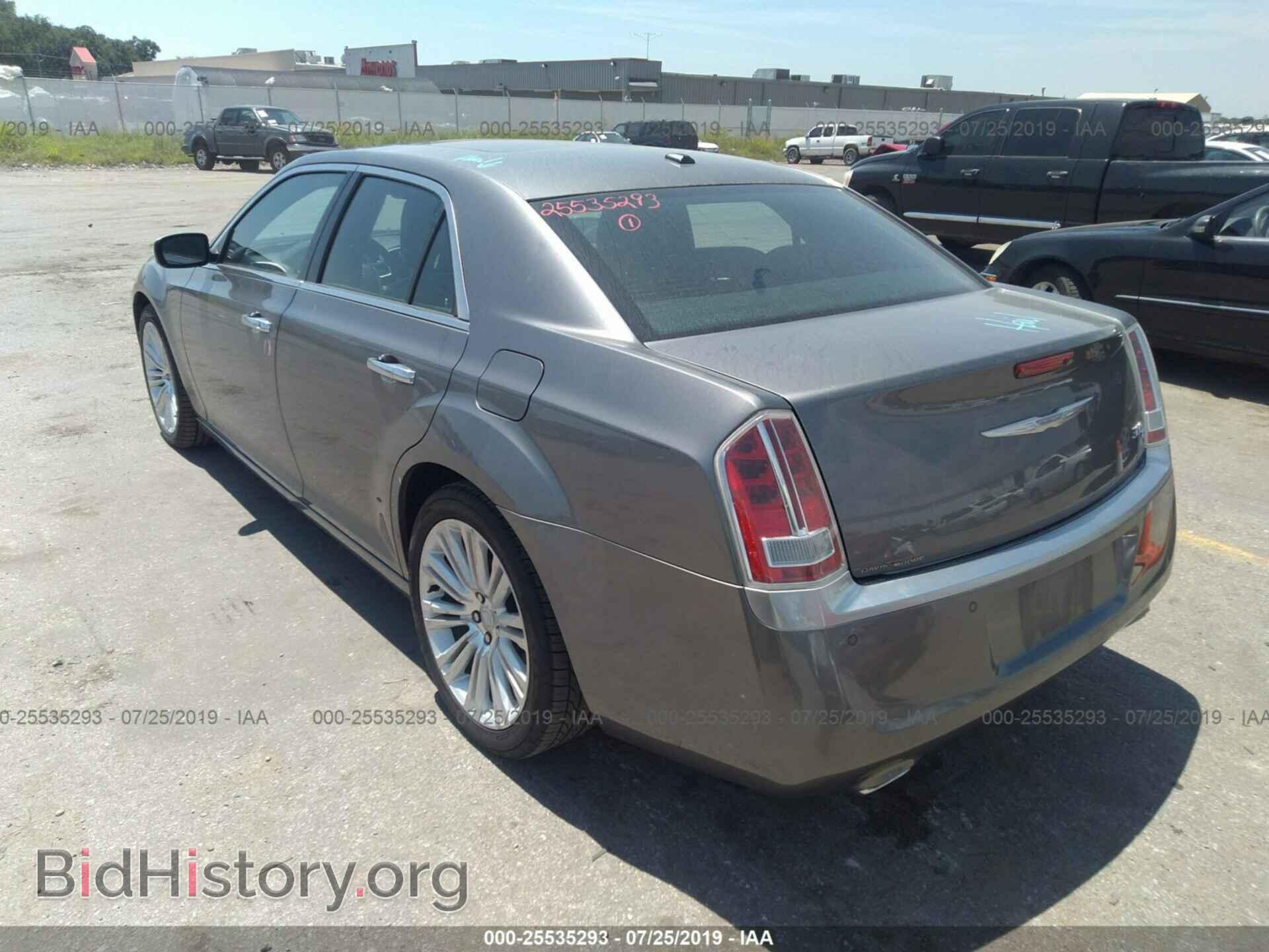2012 CHRYSLER 300C - VIN: 2C3CCAPT7CH238037 - Фото 3
